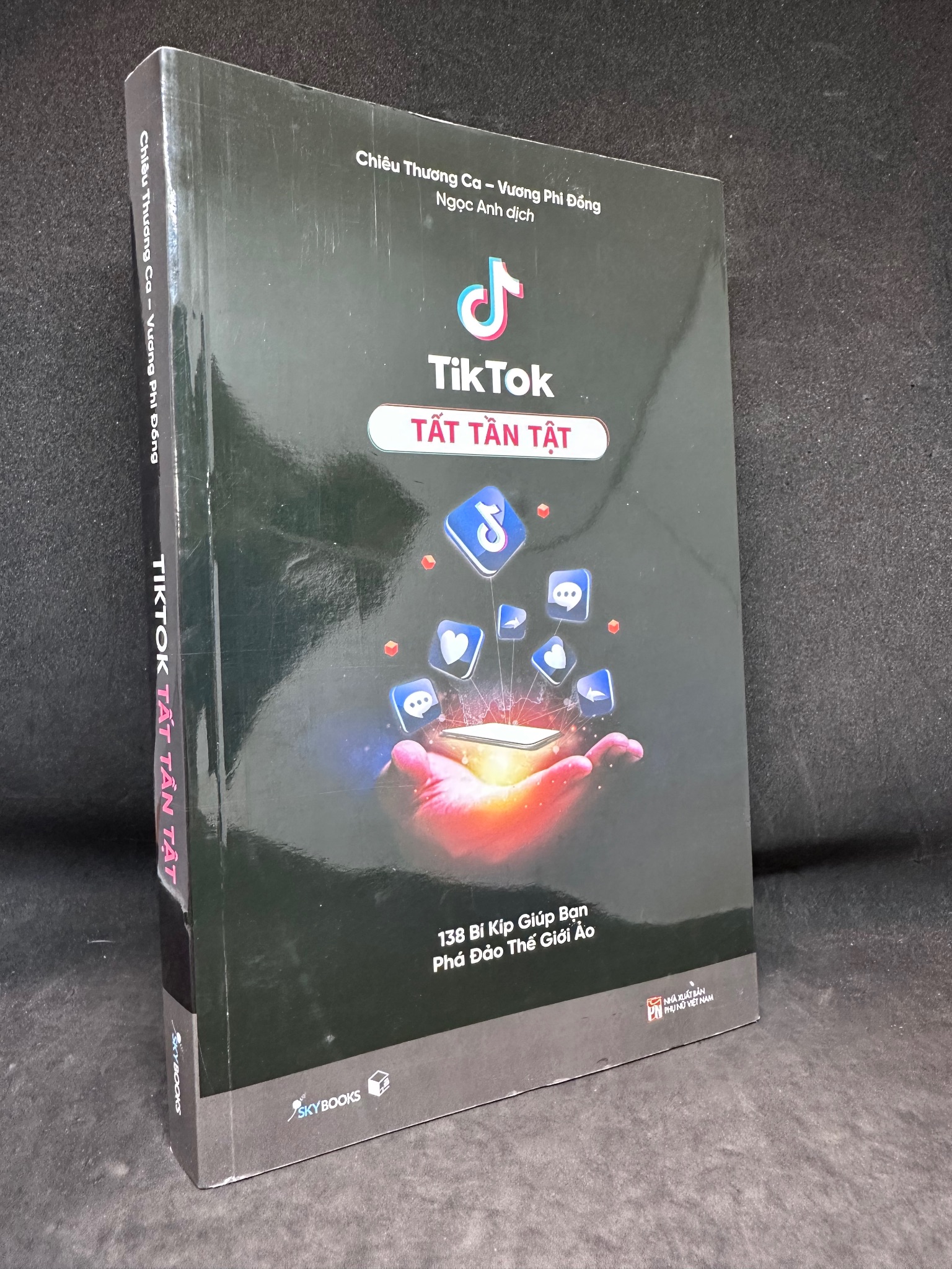 TikTok Tất Tần Tật - 138 bí kíp giúp bạn phá đảo thế giới ảo, Chiêu thương Ca, mới 90%, 2022 SBM3001