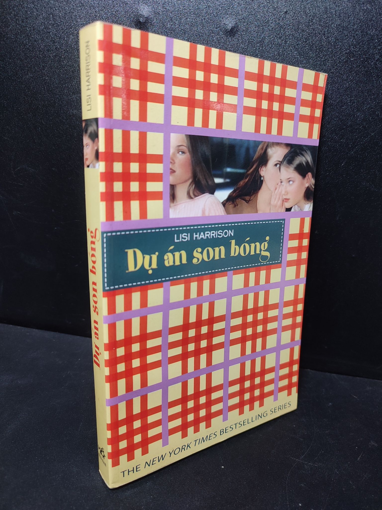 Dự án son bóng 2009 Lisi Harrison mới 85% ố nhẹ (văn học) HPB.HCM2701