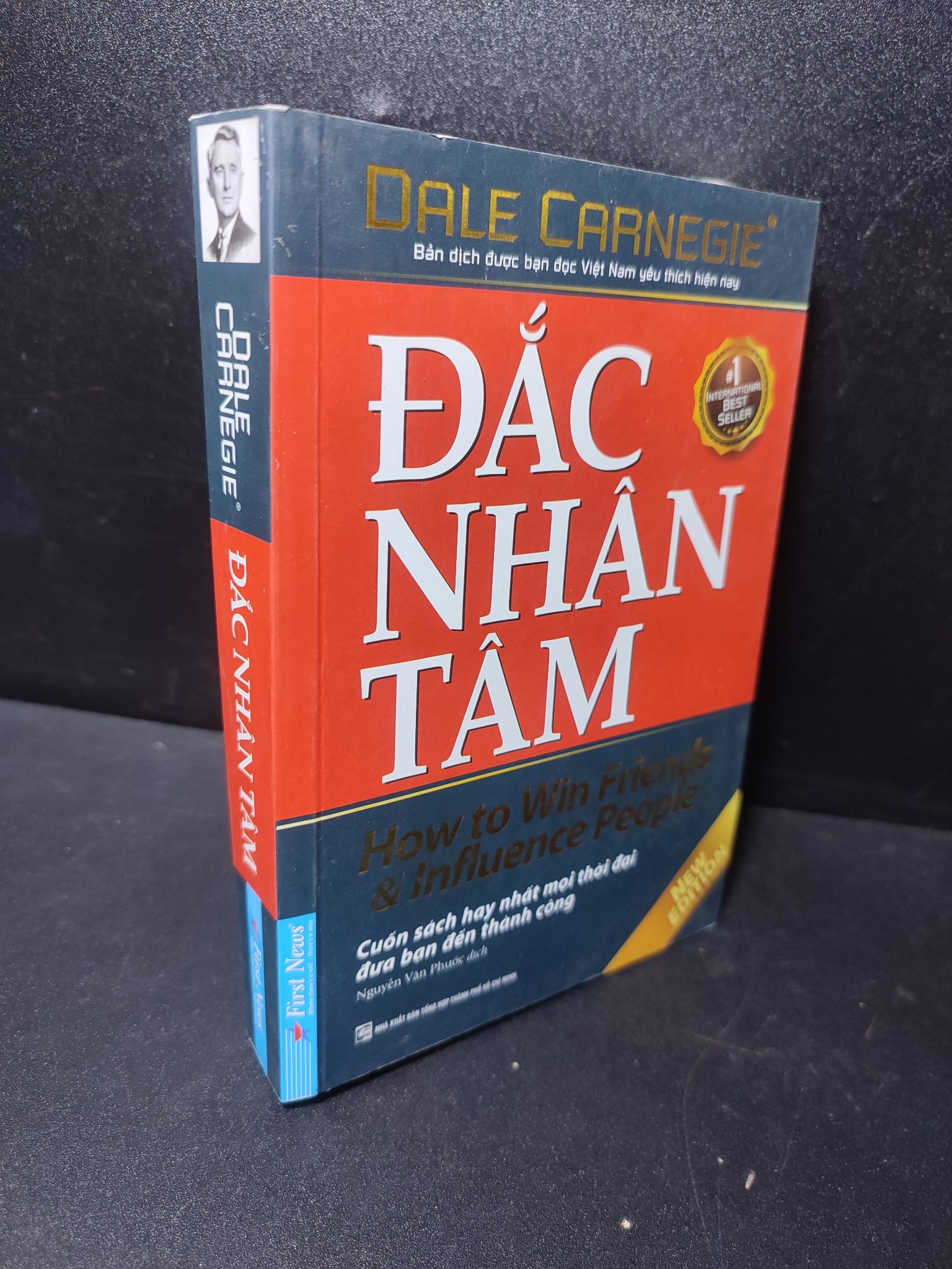 Đắc Nhân Tâm Dale Carnegie 2022 (Khổ Nhỏ) mới 80% ố, gấp trang HPB.HCM2301 kỹ năng