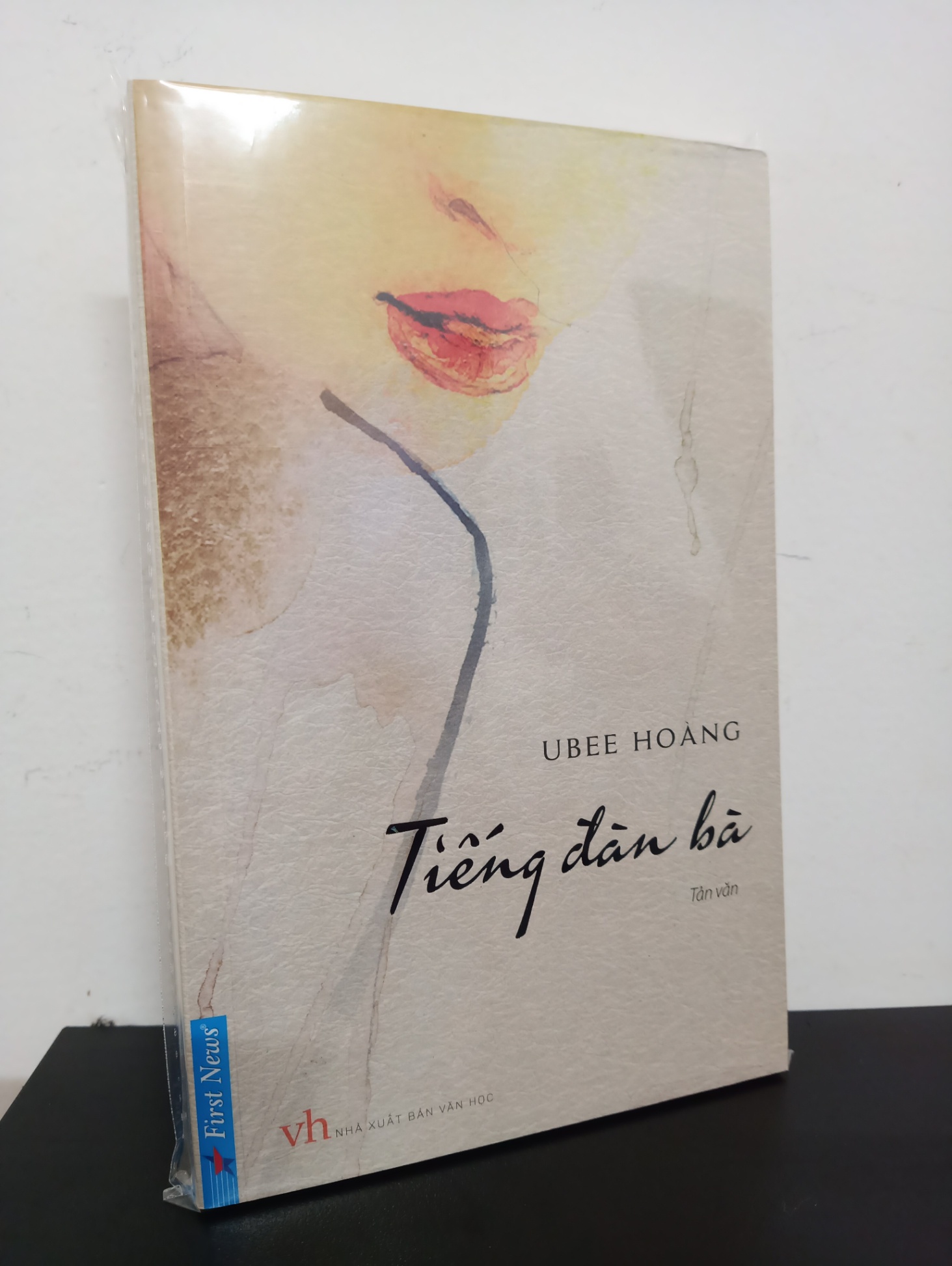 Tiếng Đàn Bà - Ubee Hoàng New 100% HCM.ASB0502