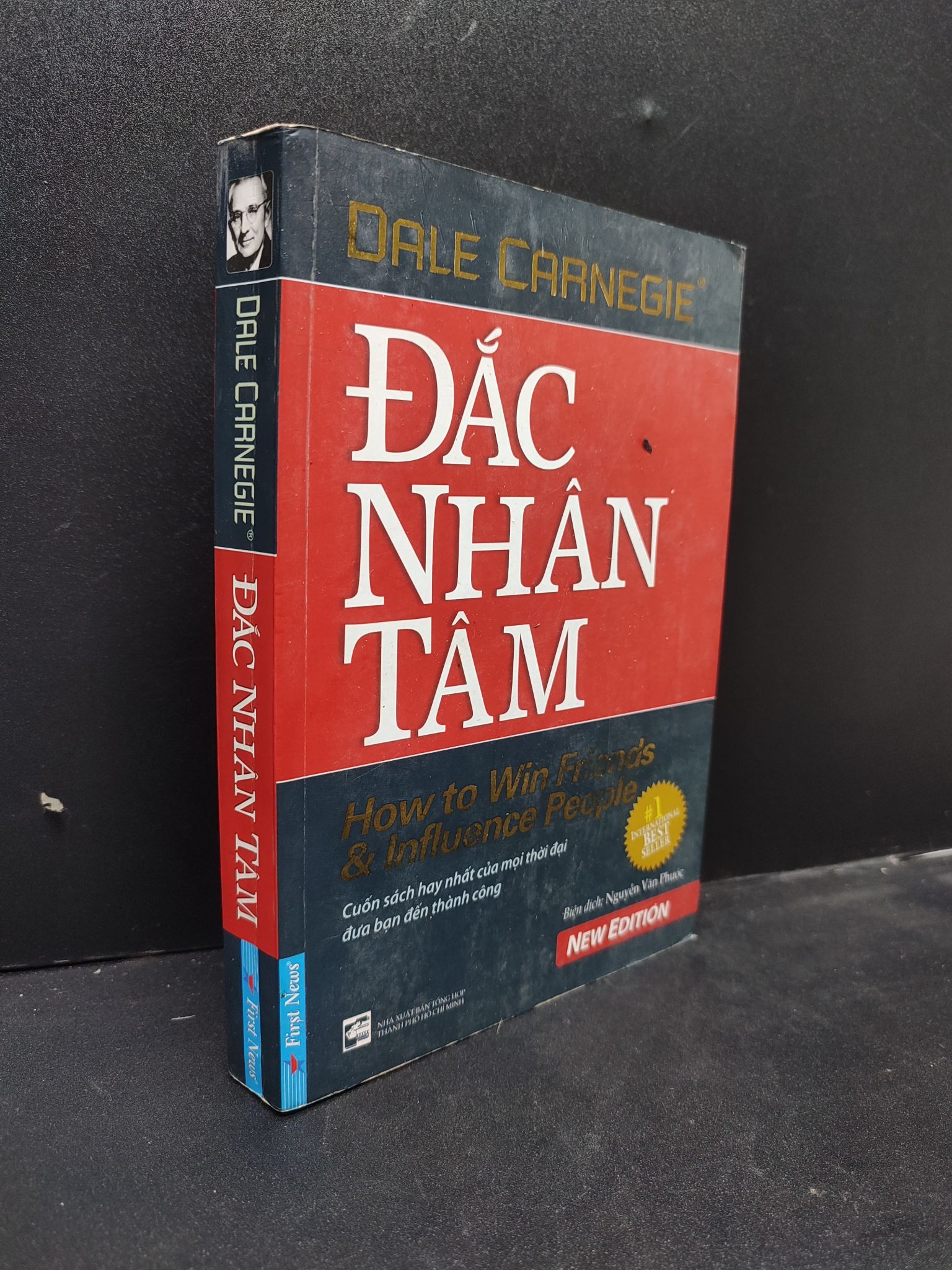 Đắc Nhân Tâm Dale Carnegie năm 2017 mới 70% ố vàng, bẩn bìa HCM0203 kỹ năng