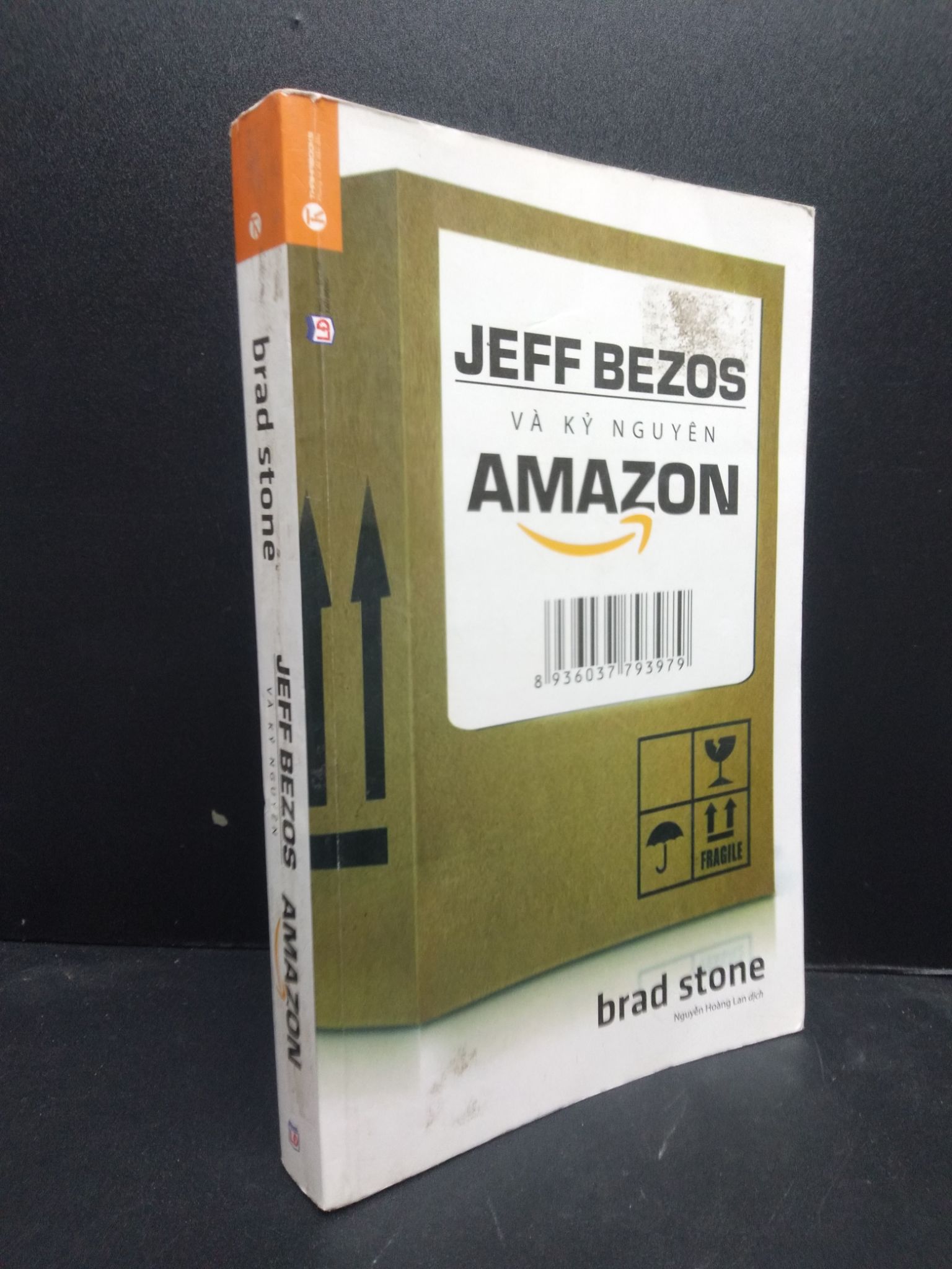 Jeff Bezos và kỷ nguyên Amazon năm 2018 mới 80% bẩn nhẹ ố vàng HCM2902 doanh nghiệp