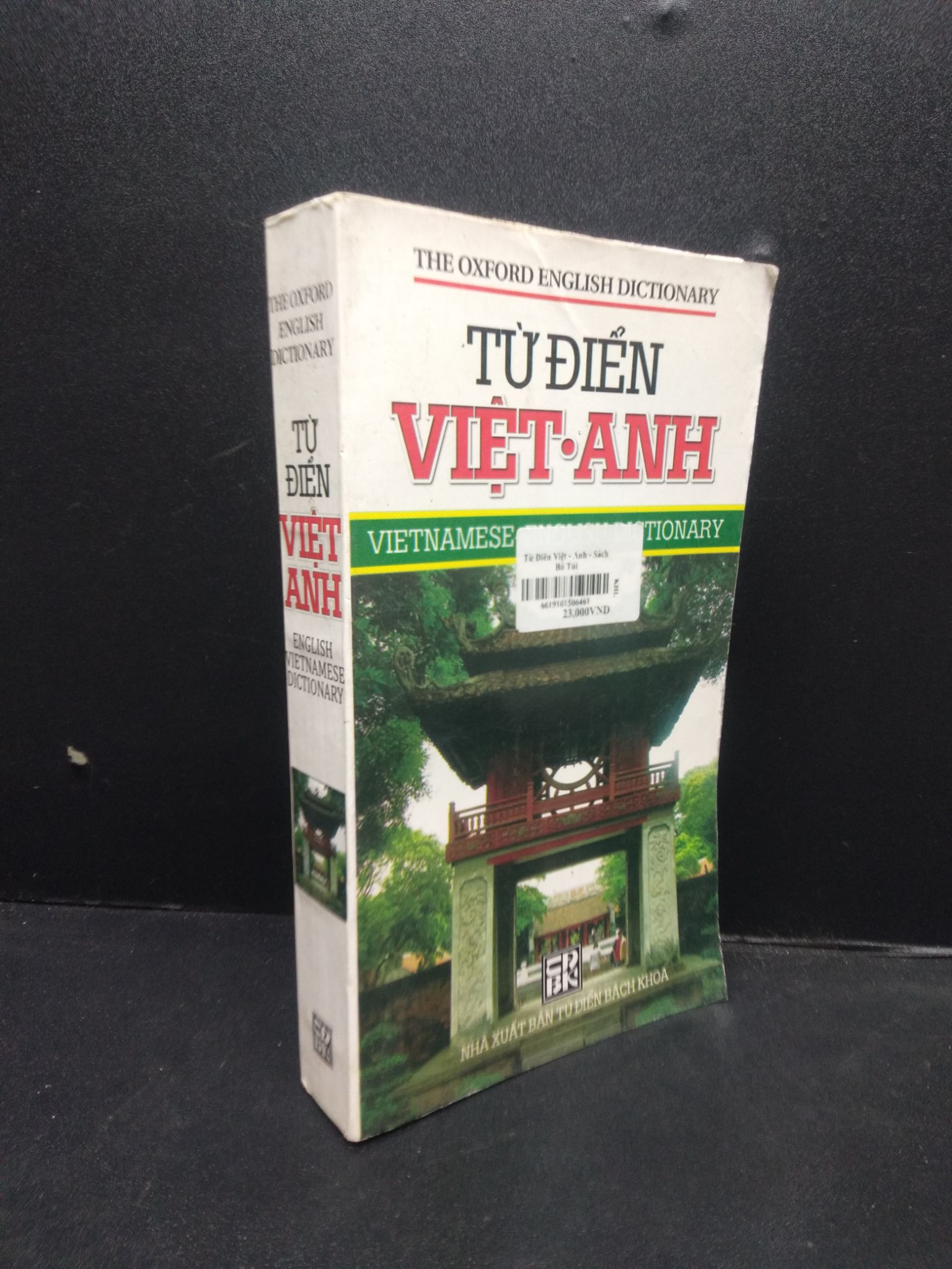 Từ điển Việt Anh năm 2013 mới 80% bẩn ố nhẹ HCM2902 từ điển