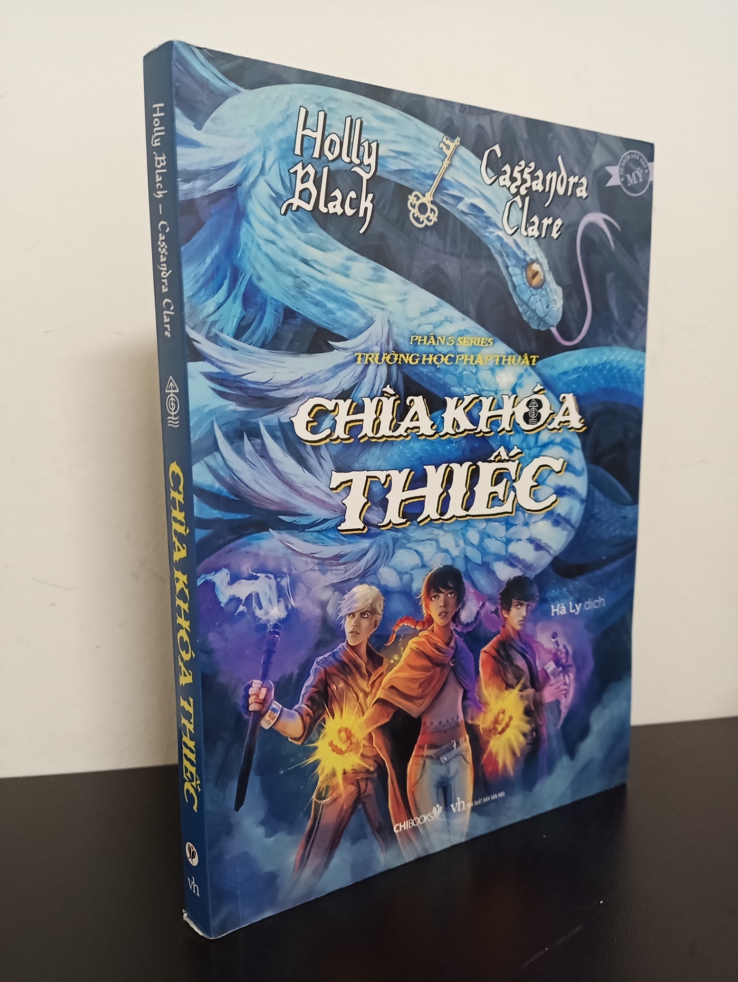 Trường Học Pháp Thuật - Phần 3: Chìa Khoá Thiếc (2017) - Holly Black, Cassandra Clare Mới 90% HCM.ASB2203