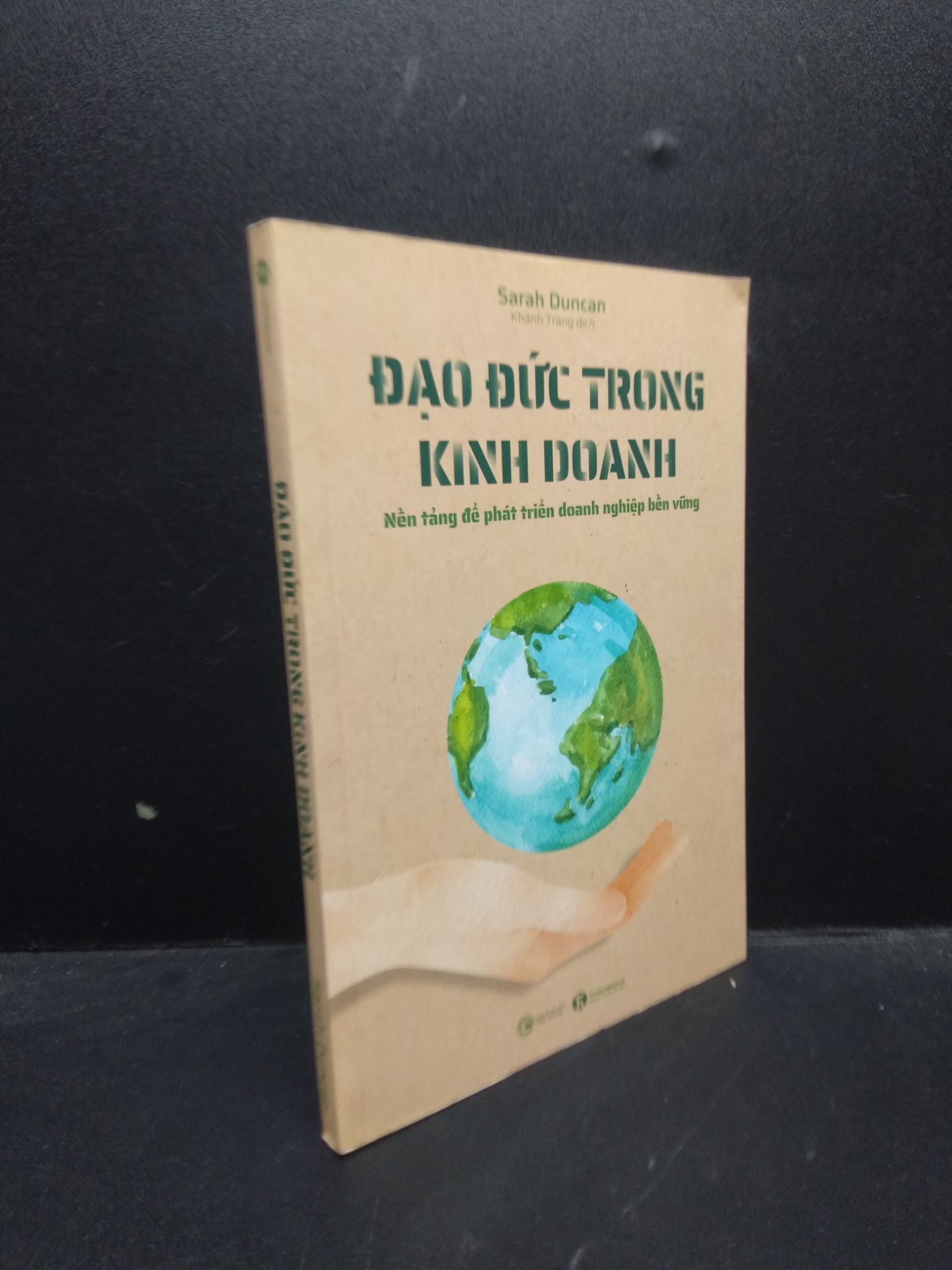 Đạo đức trong kinh doanh Sarah Duncan 2022 Mới 90% bẩn nhẹ HCM.ASB0309