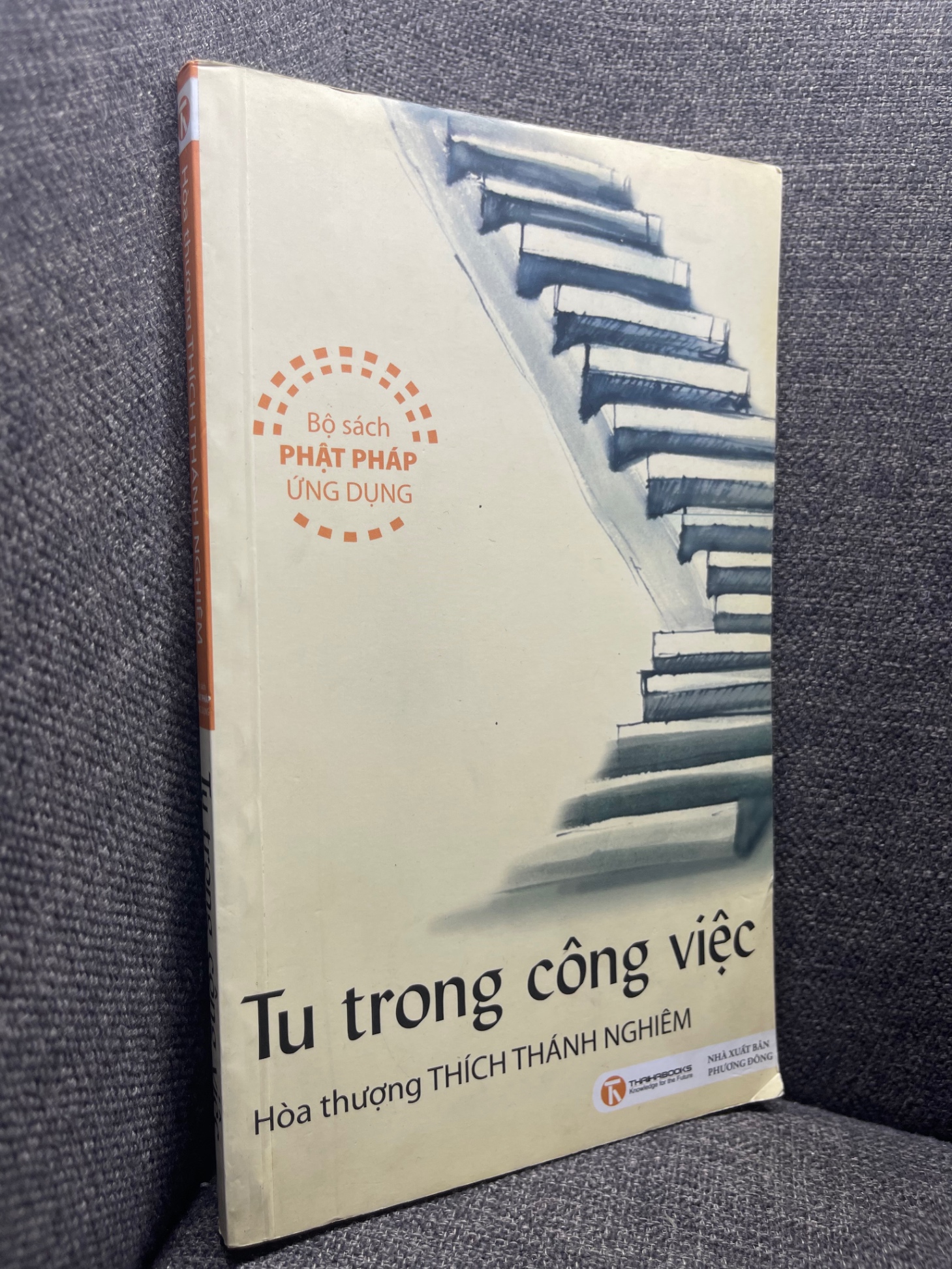 Tu trong công việc Hoà thượng Thích Thánh Nghiêm 2009 mới 70% ố lưng nhẹ HPB1704