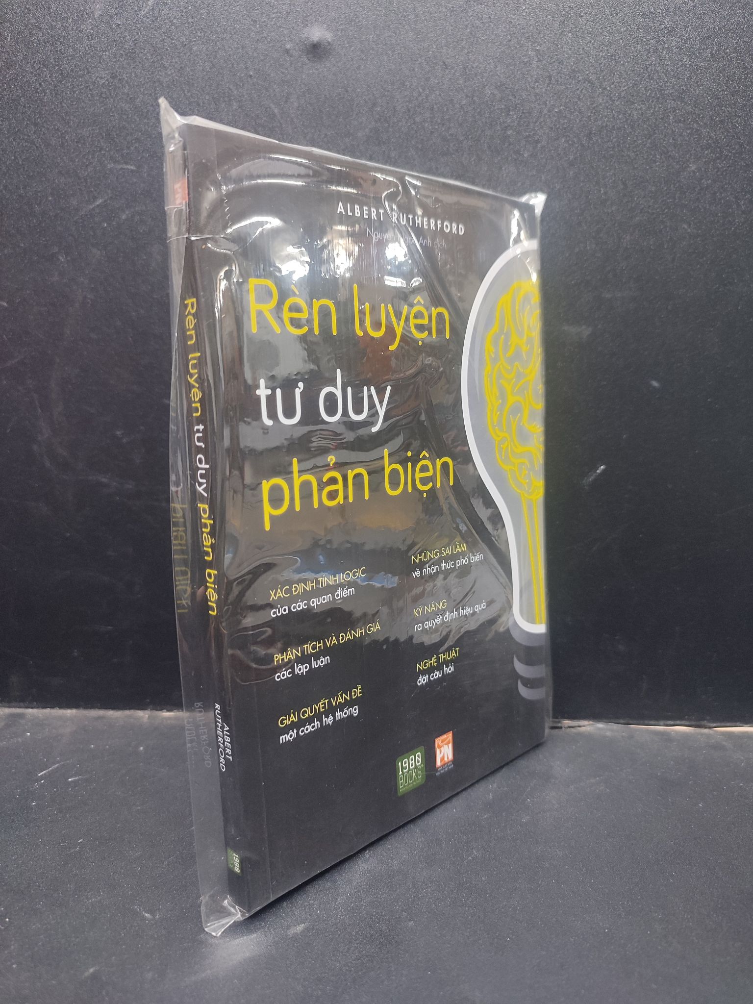 Rèn Luyện Tư Duy Phản Biện Albert Rutherford mới 100% HCM2404 kỹ năng