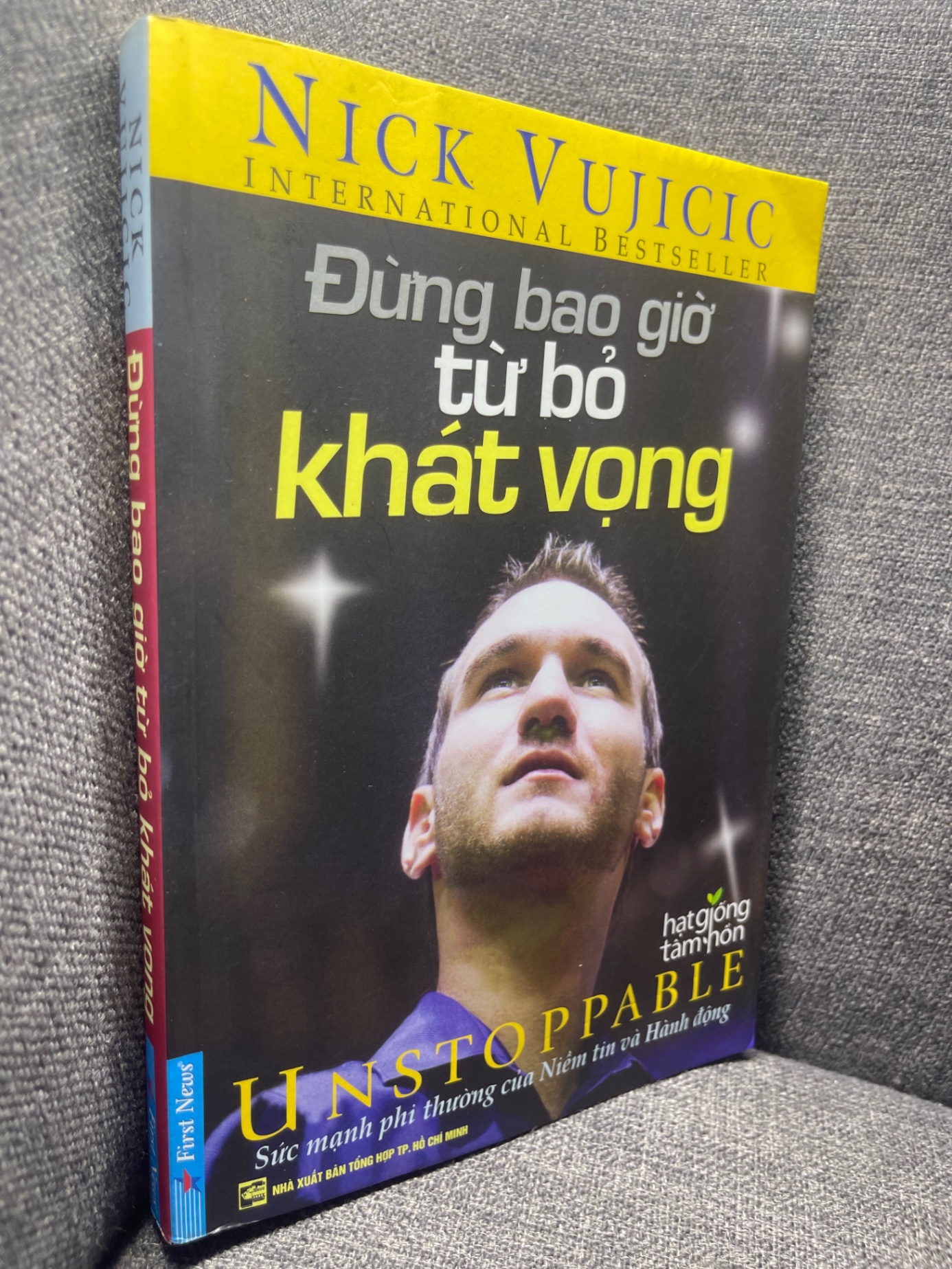 Đừng bao giờ từ bỏ khát vọng Nick Vujicic 2013 mới 80% ố bẩn viền HPB1704