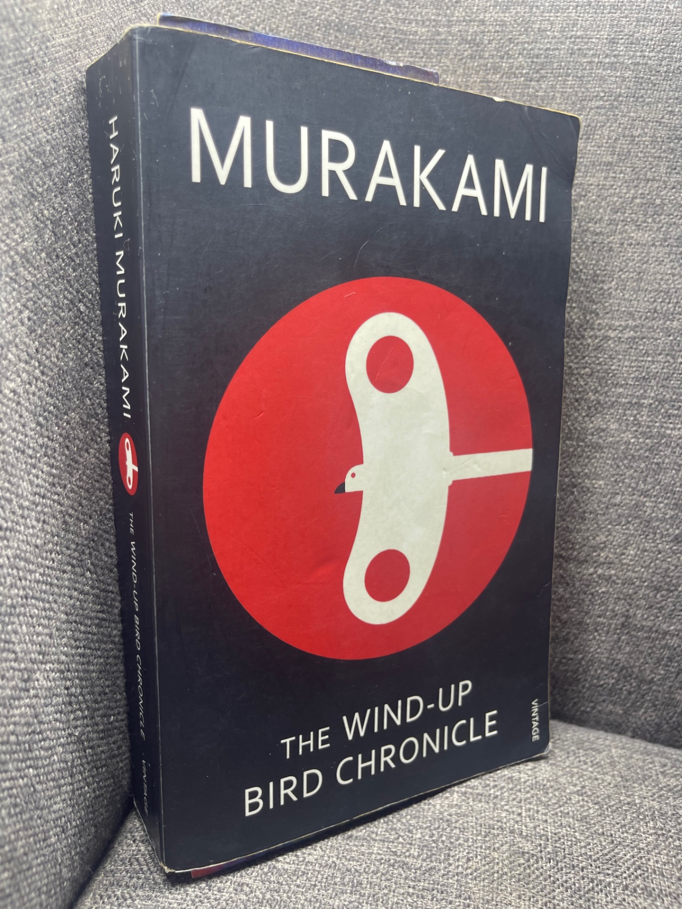 The windup bird chronicle Haruki Murakami mới 70% ố vàng ngoại văn HPB1704