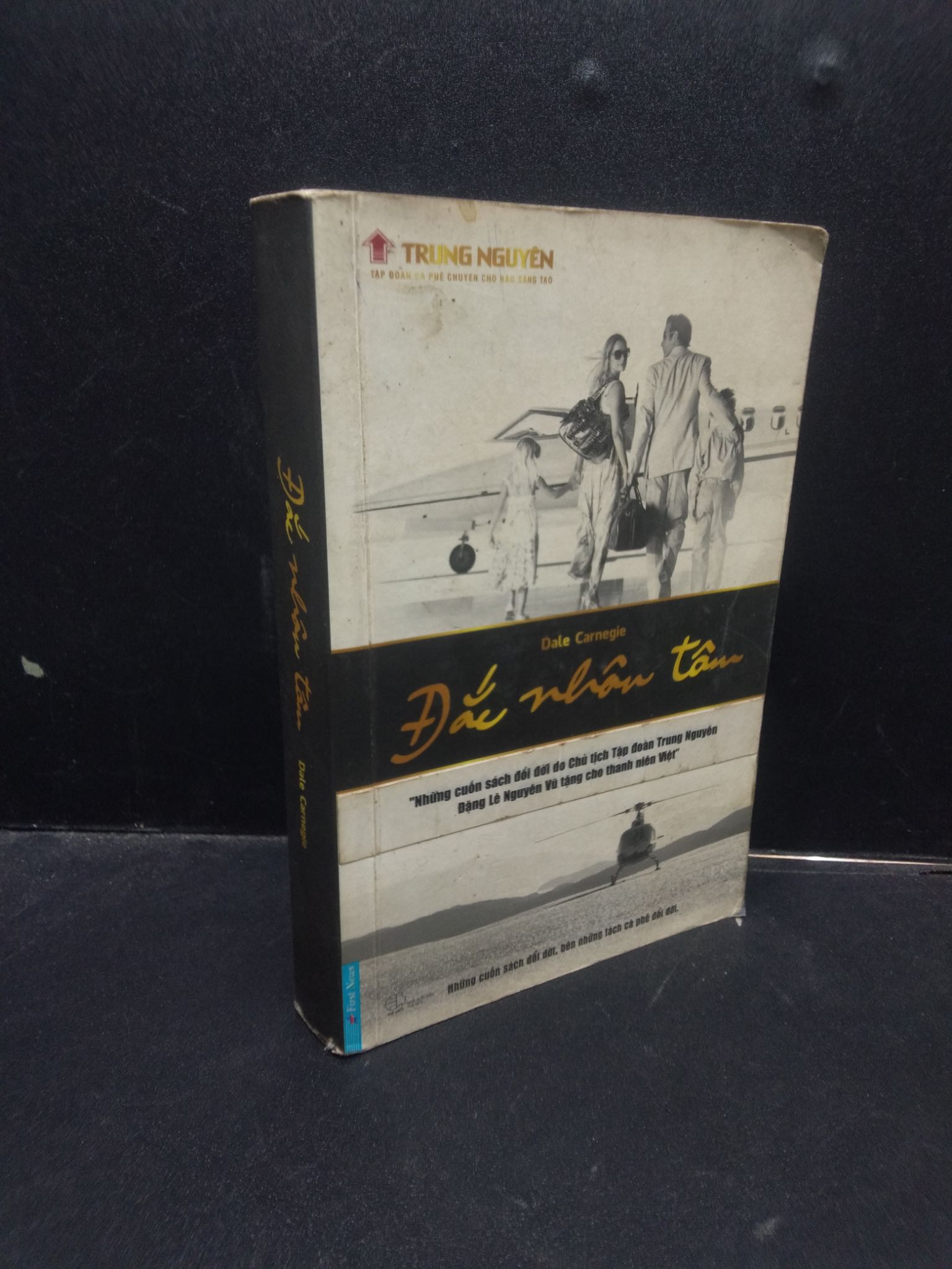 Đắc nhân tâm (Trung Nguyên) khổ nhỏ - Dale Carnegie 2015 mới 70% ố vàng HCM2504 kỹ năng giao tiếp