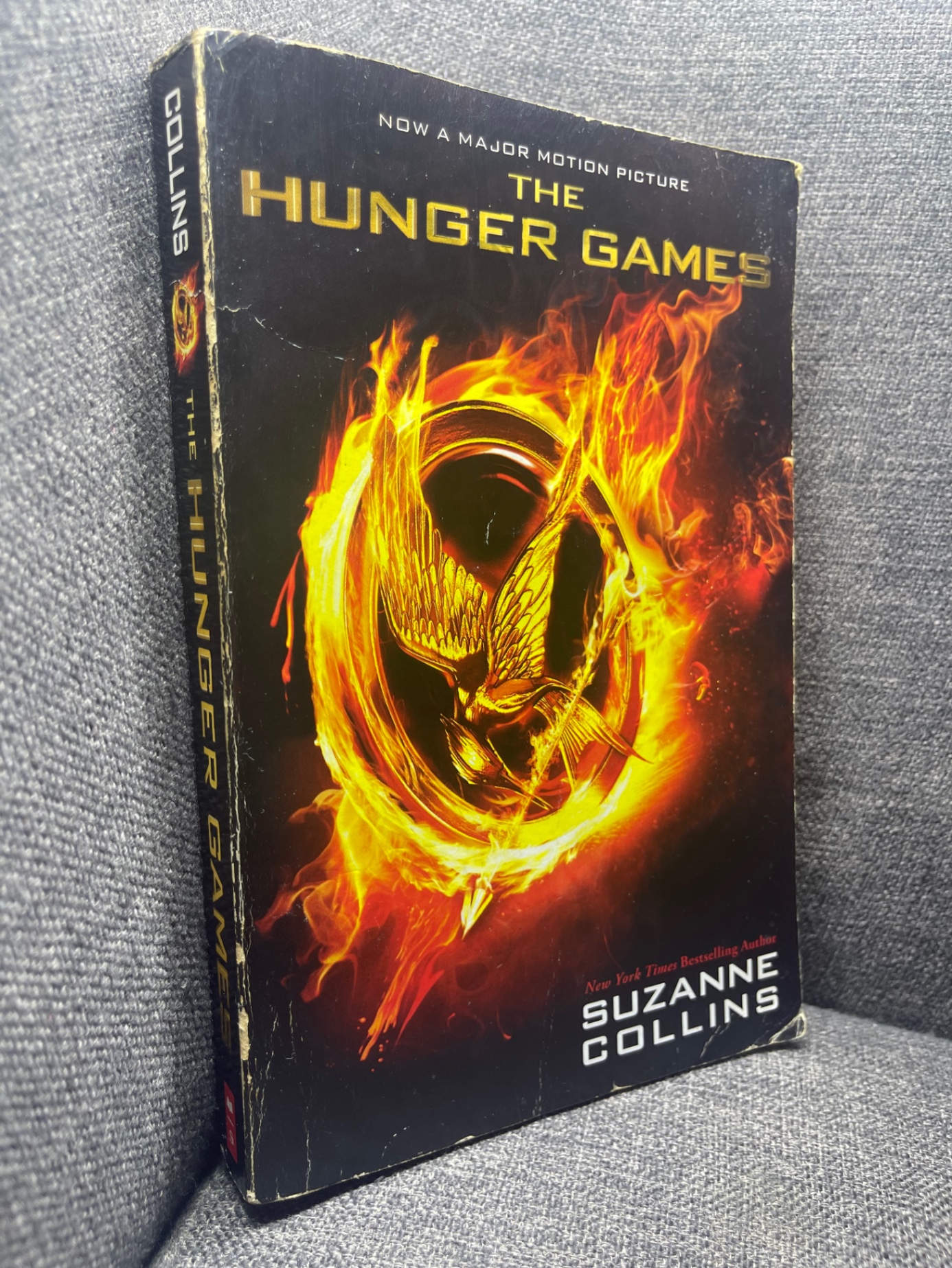 The hunger games Collins mới 70% ố vàng ngoại văn HPB1704