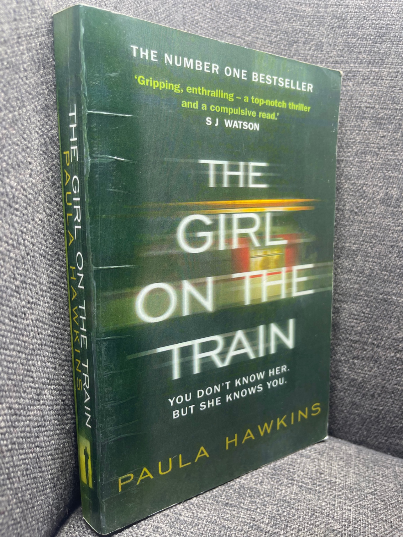 The girl on the train Paula Hawkins mới 80% ẩn viền nhẹ HPB2504 ngoại văn