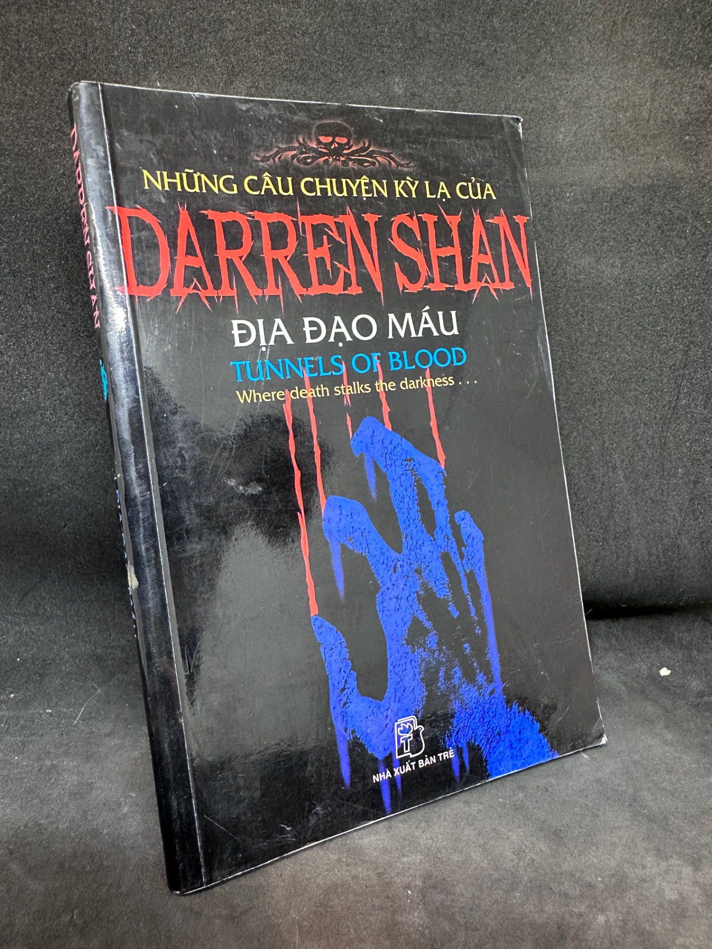 Những Câu Chuyện Kỳ Lạ Của Darren Shan, Tập 3 - Địa Đạo Máu, Mới 80% (Ố Vàng), 2008 SBM2504