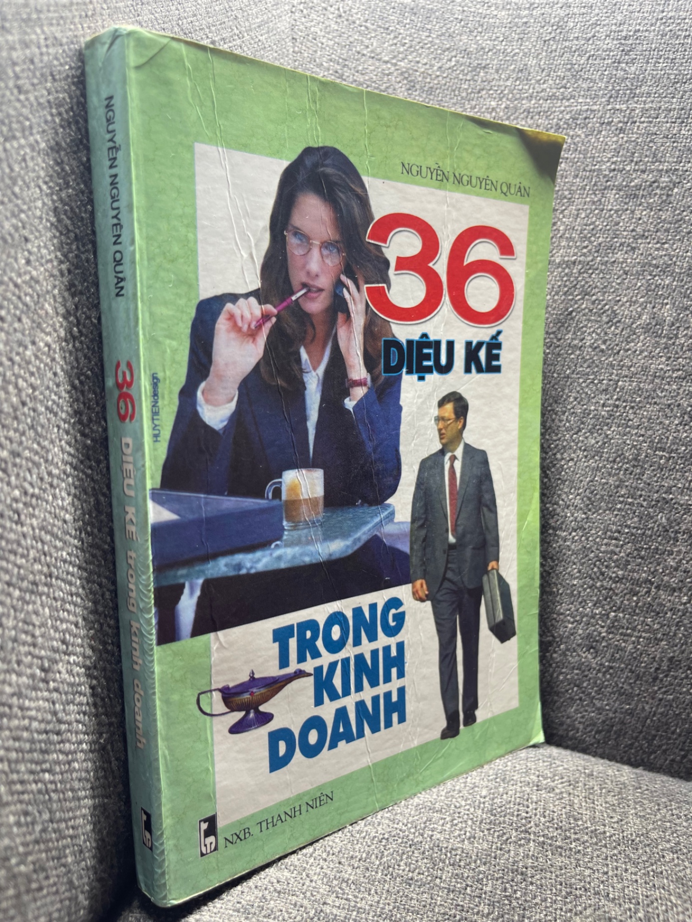 36 diệu kế trong kinh doanh Nguyễn Nguyên Quân 2001 mới 70% viết mực bẩn viền HPB0205