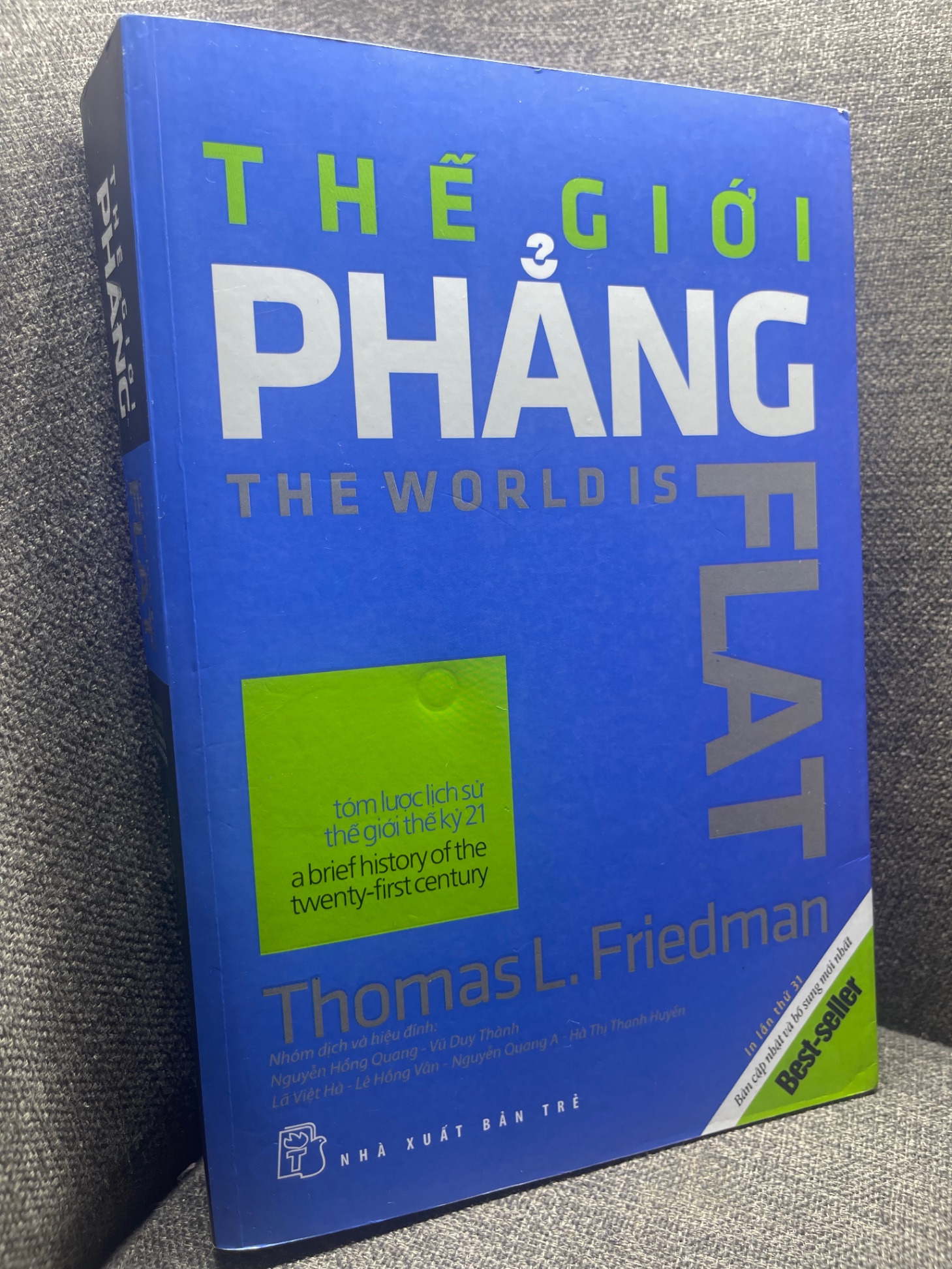 Thế giới phẳng Thomas L Friedman 2020 mới 90% viết chì HPB0305