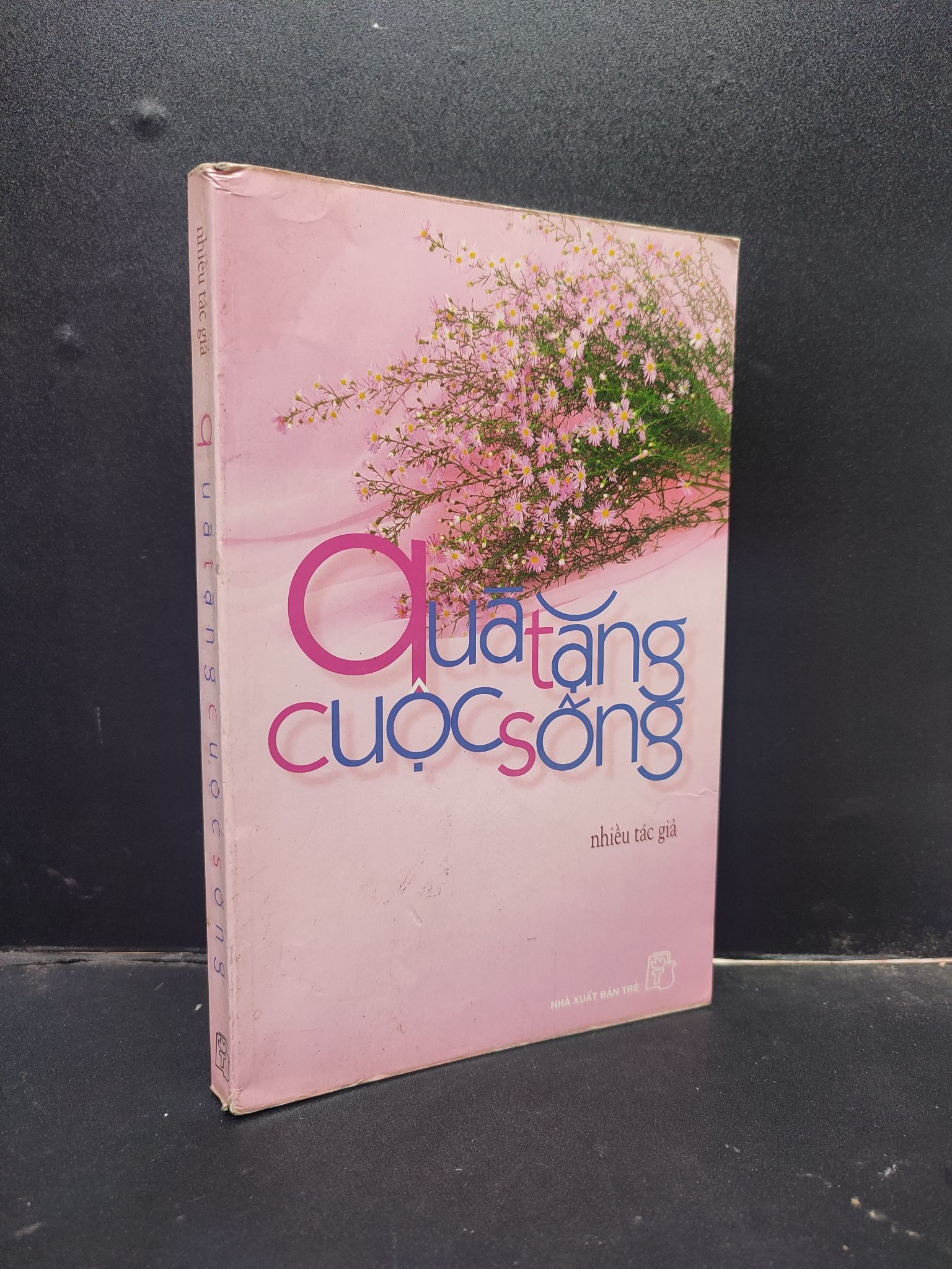 Quà tặng cuộc sống 2006 mới 80% ố bẩn có viết trang đầu HCM0305 triết lý