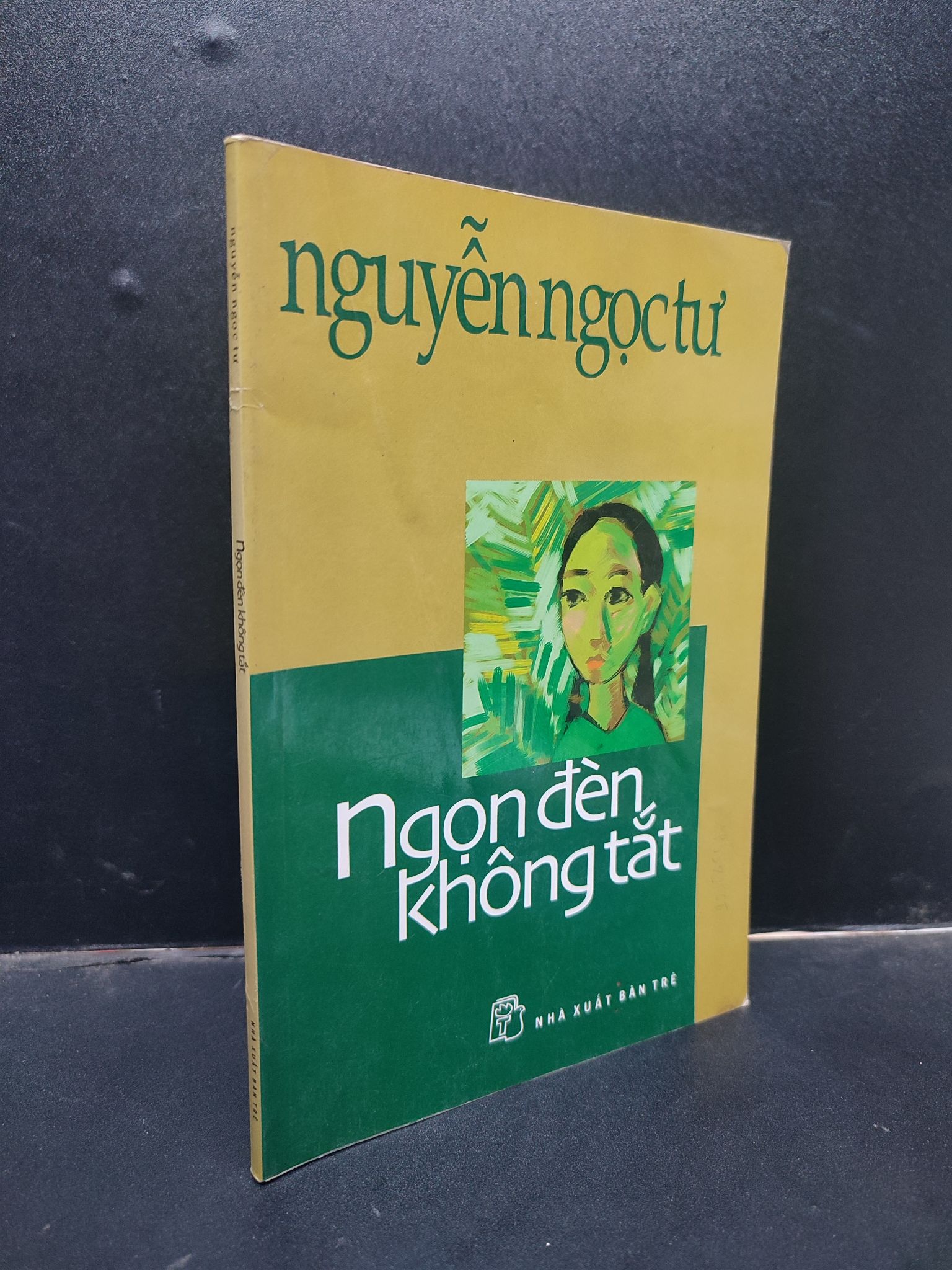 Ngọn đèn không tắt - Nguyễn Ngọc Tư 2010 mới 70% ố vàng HCM0305 văn học