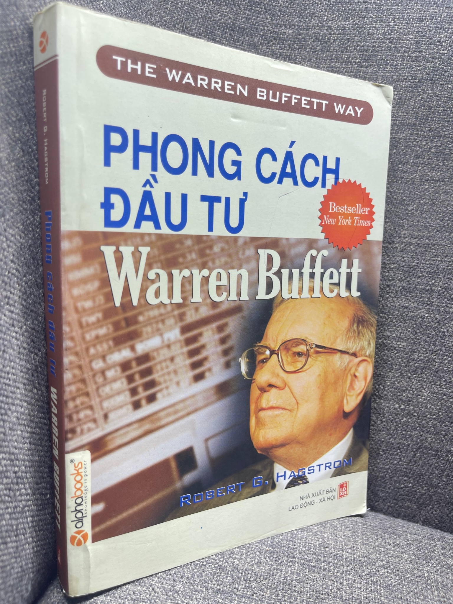 Phong cách đầu tư Warren Buffett 2007 mới 80% bẩn viền nhẹ HPB1305