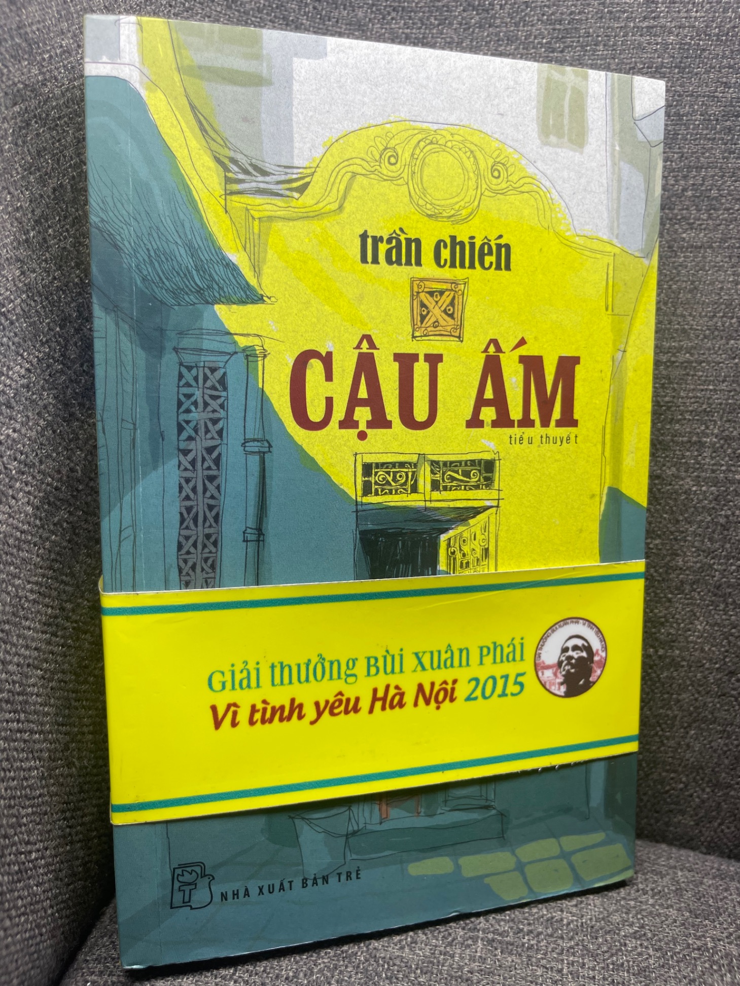 Cậu ấm Trần Chiến 2014 mới 90% HPB1305