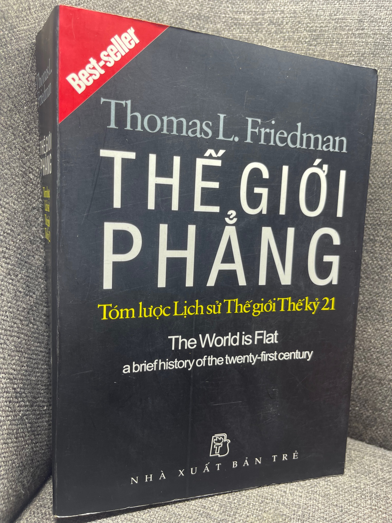 Thế giới phẳng Thomas L Friedman 2006 mới 80% ố viền nhẹ HPB1305