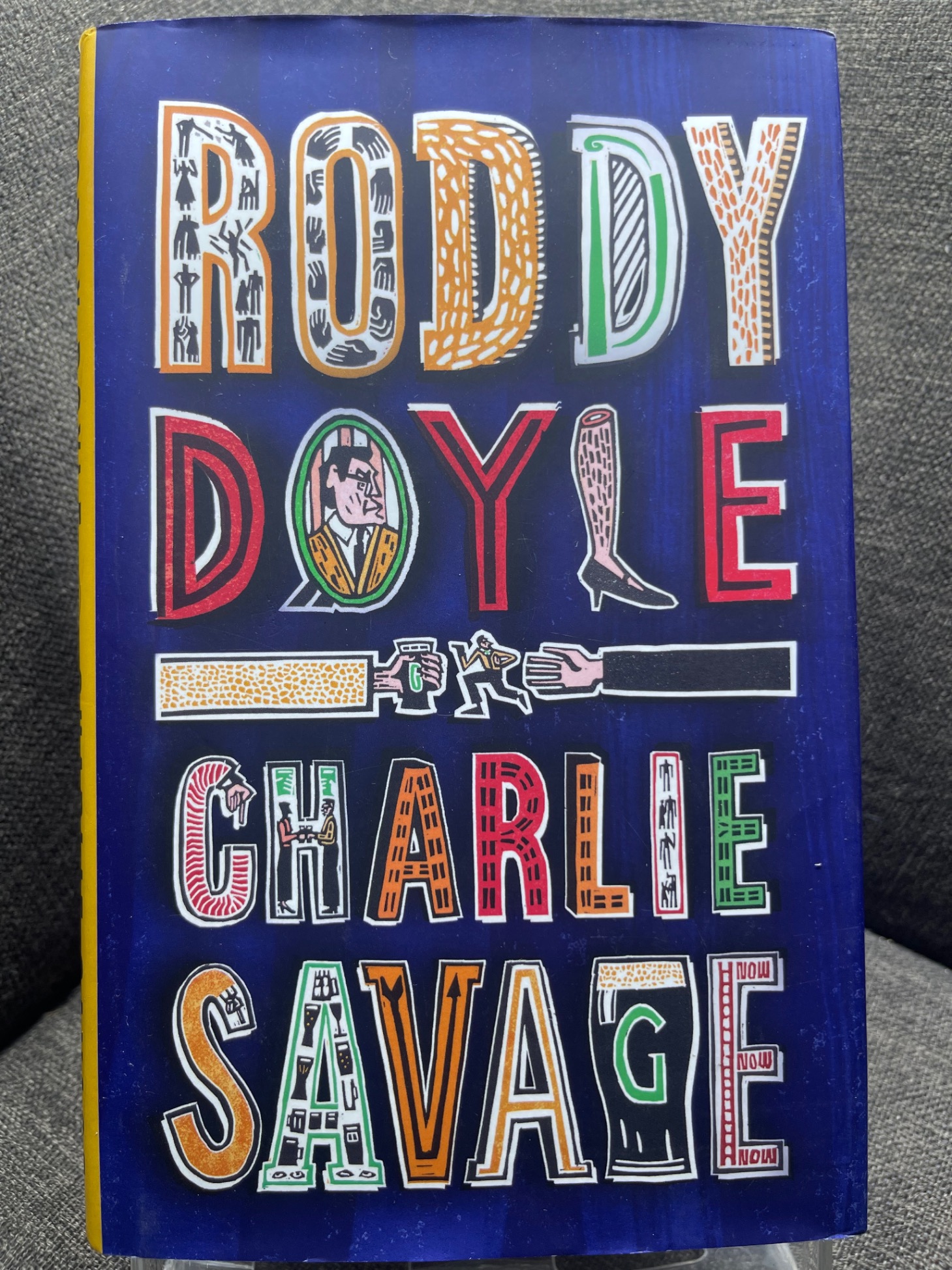 Charlie Savage mới 90% truyện ngoại văn và thiếu nhi Roddy Doyle HPB1505