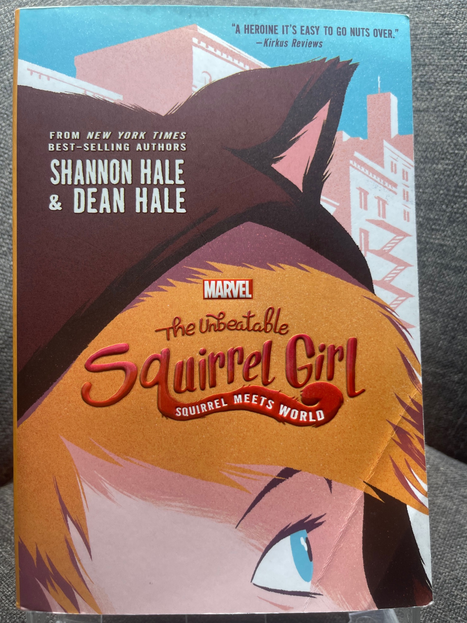 Marvel The unbeatable squirrel girl mới 90% truyện ngoại văn và thiếu nhi Shannon Hale và Dean Hale HPB1605 SÁCH NGOẠI VĂN