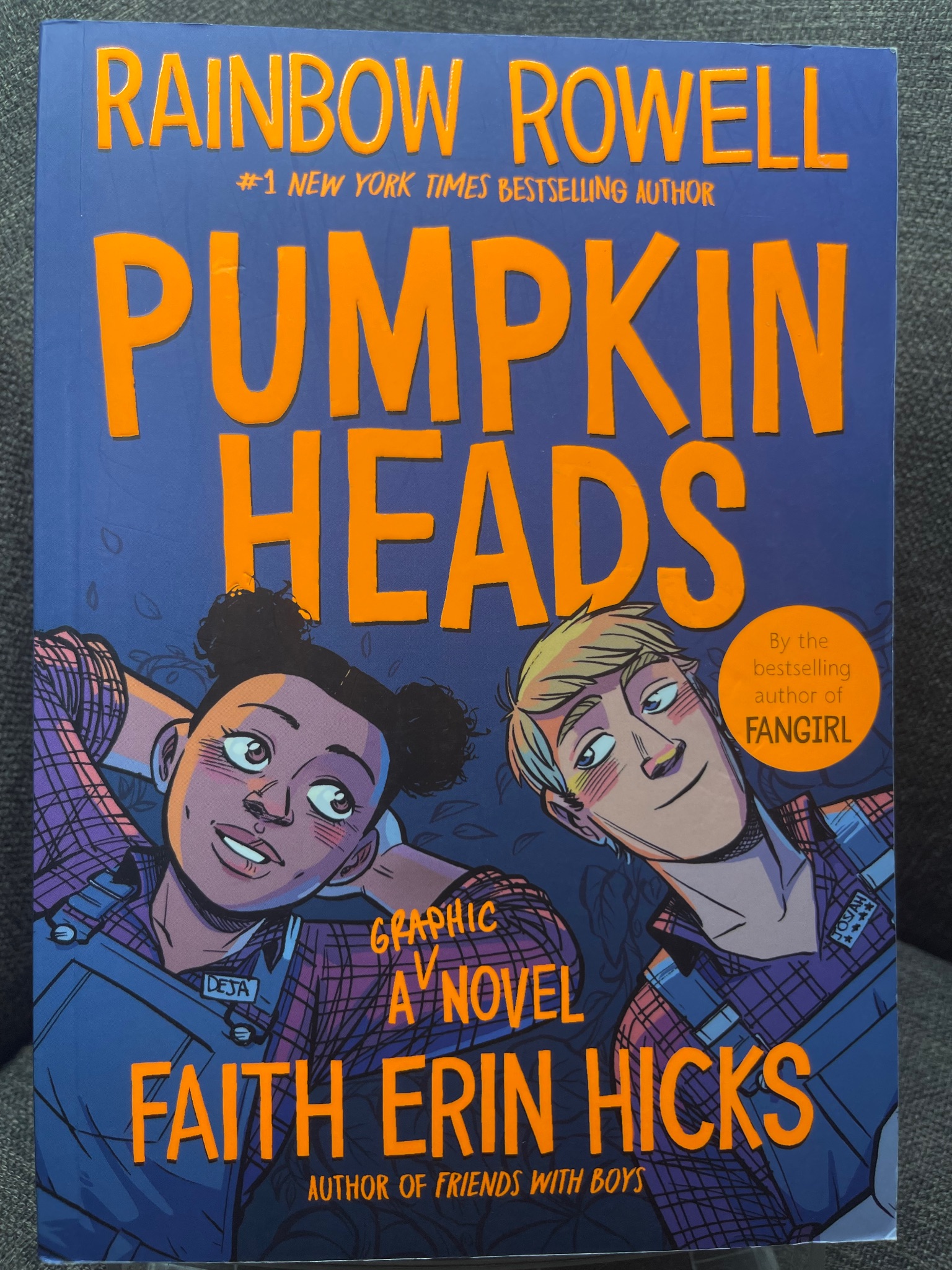 Pumpkin heads mới 90% truyện tranh màu ngoại văn và thiếu nhi Rainbow Rewell và Faith Erin Hicks HPB1605 SÁCH NGOẠI VĂN