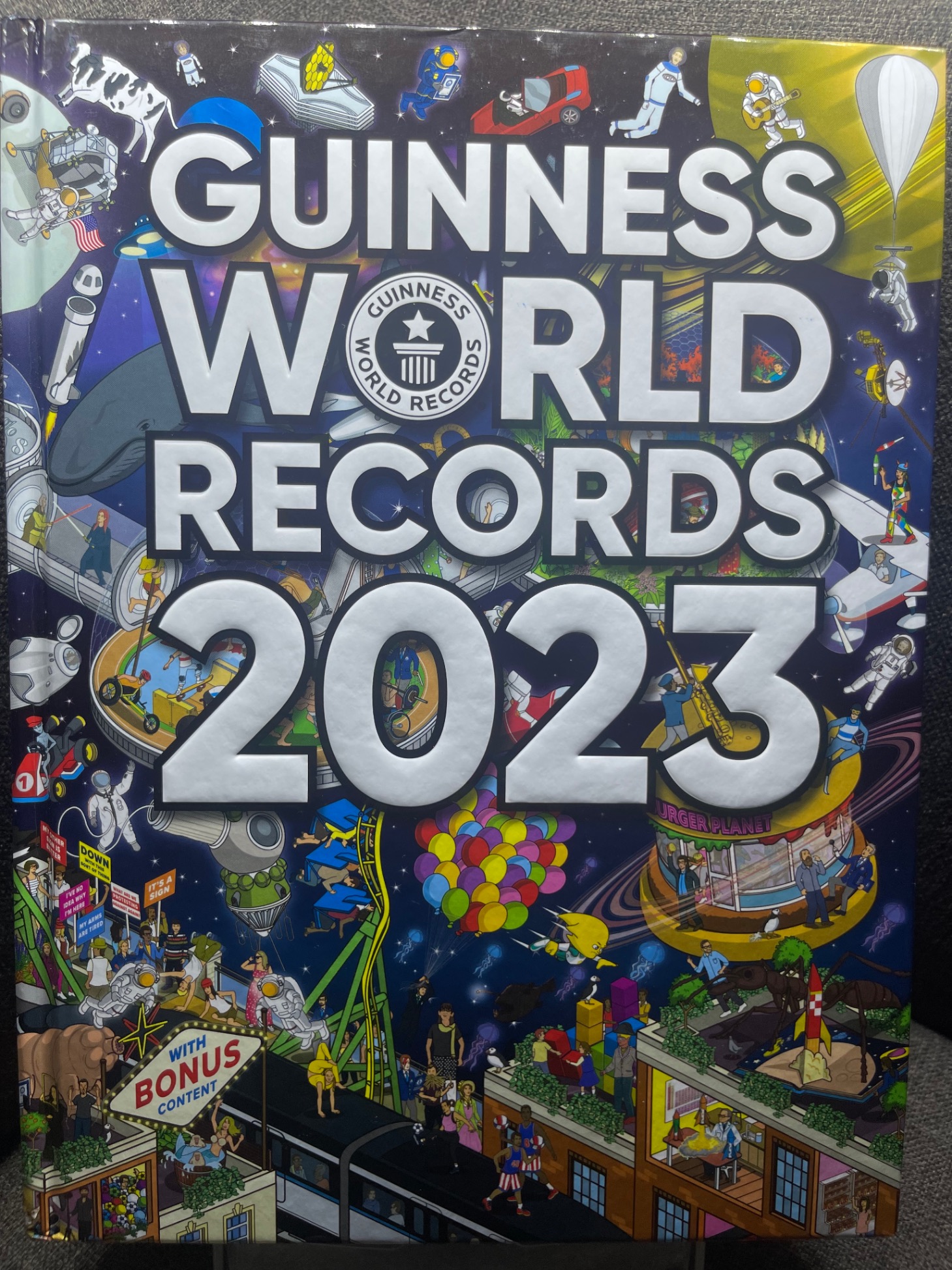 Guinness world records 2023 mới 90% sách tranh màu ngoại văn kỷ lục guinness HPB1605 SÁCH NGOẠI VĂN