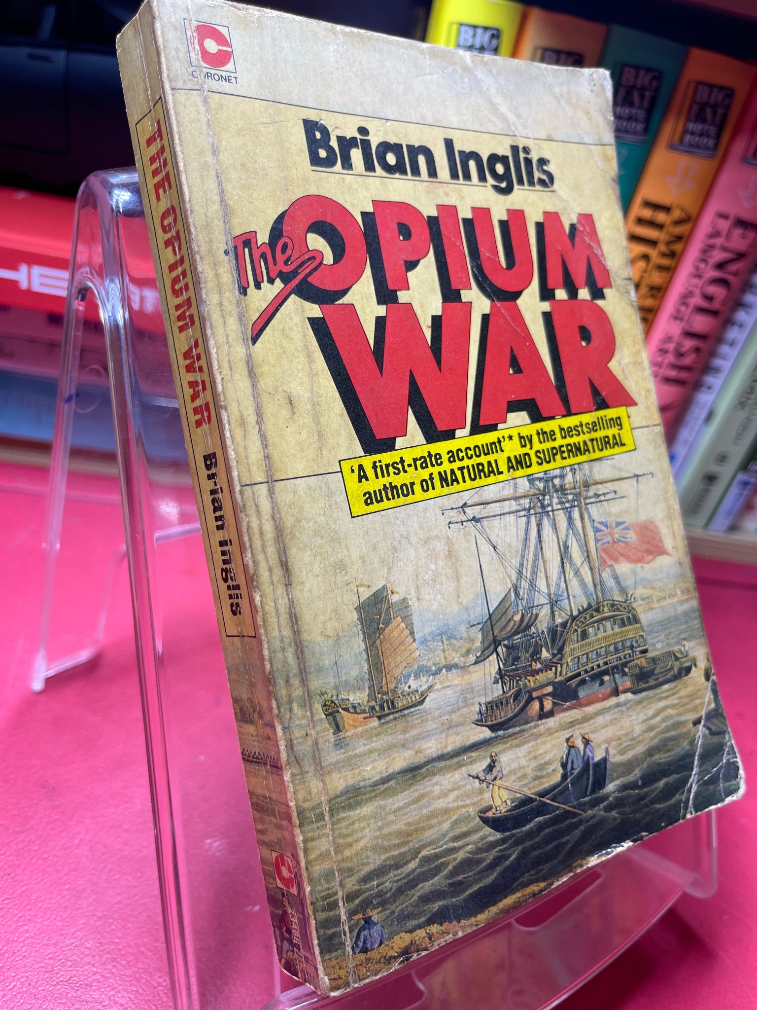 The opium war mới 60% ố vàng bìa nếp gấp Brian Inglis HPB1905 SÁCH NGOẠI VĂN