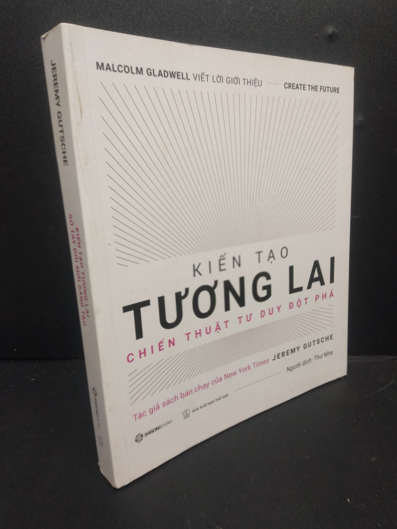 Kiến Tạo Tương Lai Sổ Tay Đổi Mới Sáng Tạo khổ vuông mới 90% bẩn nhẹ 2022 HCM2105 Jeremy Gutsche SÁCH KỸ NĂNG