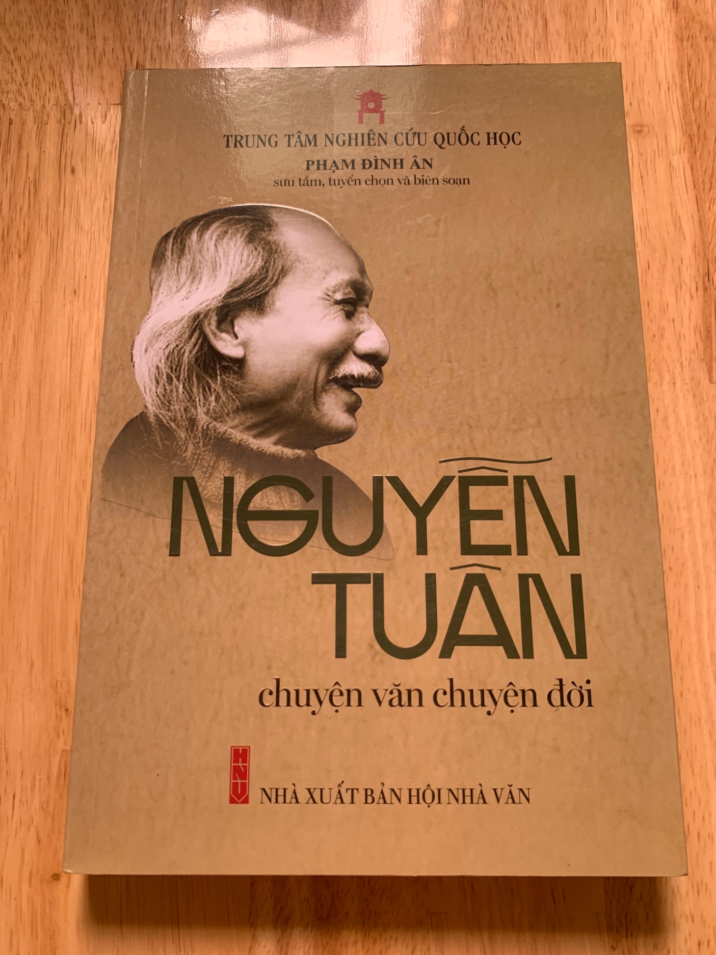 Nguyễn Tuân chuyện văn chuyện đời ( sách mới 95% năm xb 2022) Phạm Đình Ân tuyển chọn sưu tầm- STB2905 Hồi Ký