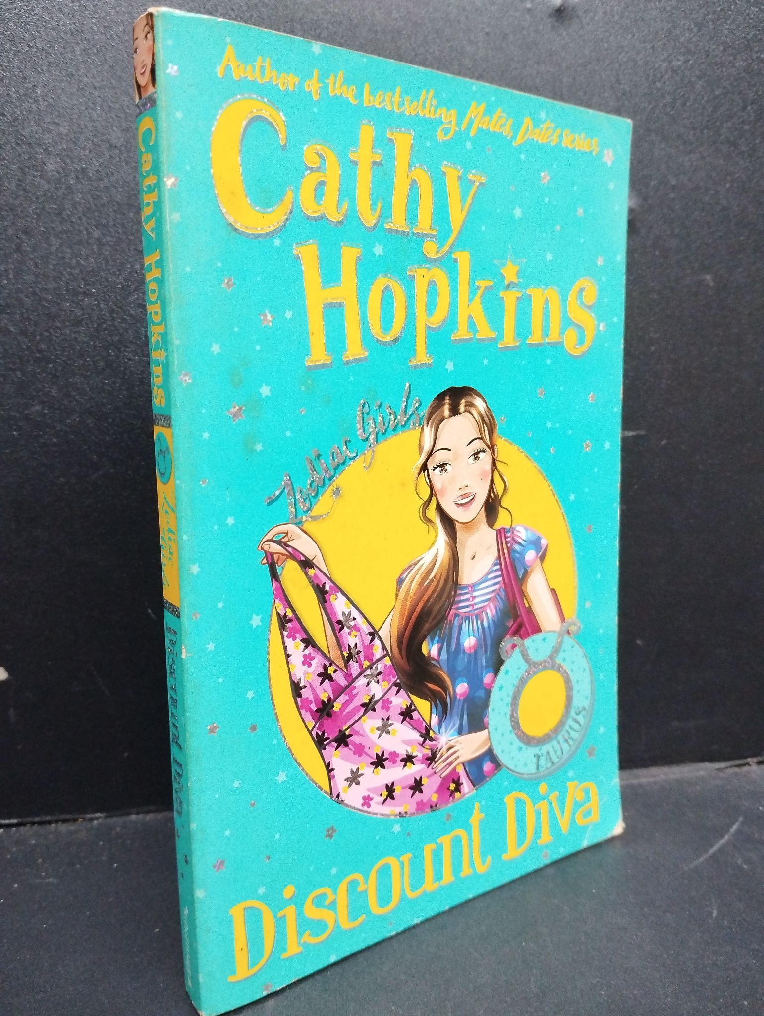 Discount Diva - Cathy Hopking mới 60% ố nặng HCM2405 SÁCH NGOẠI VĂN