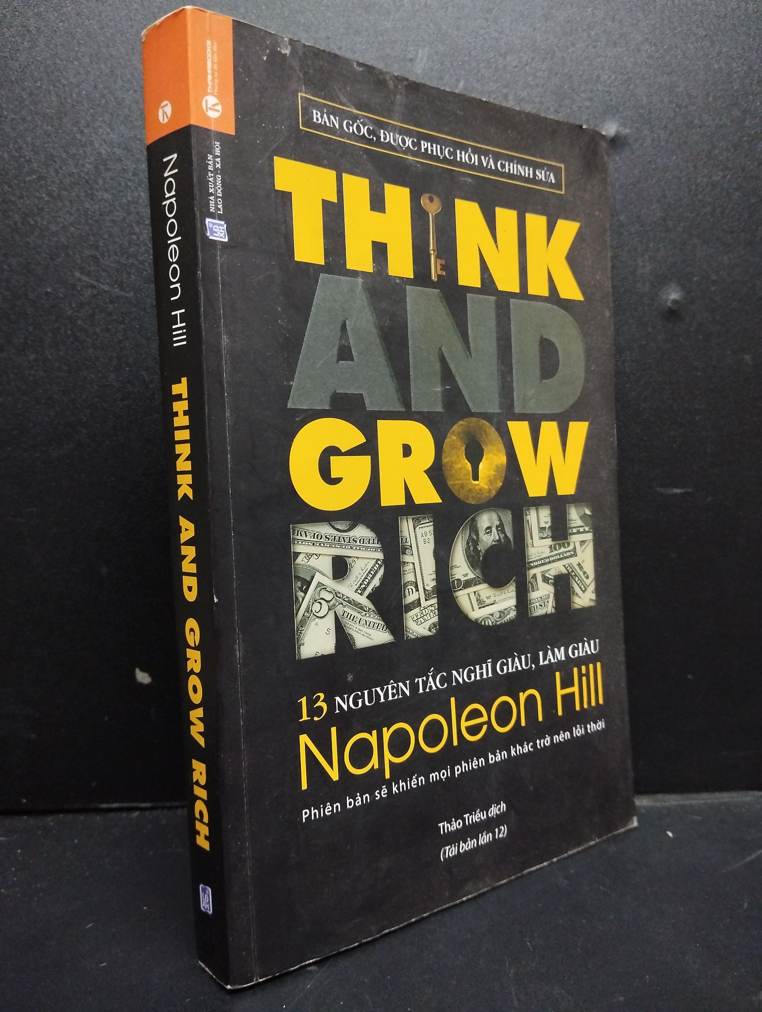 Think And Grow Rich mới 80% ố nhẹ 2016 HCM2405 Napoleon Hill SÁCH KỸ NĂNG