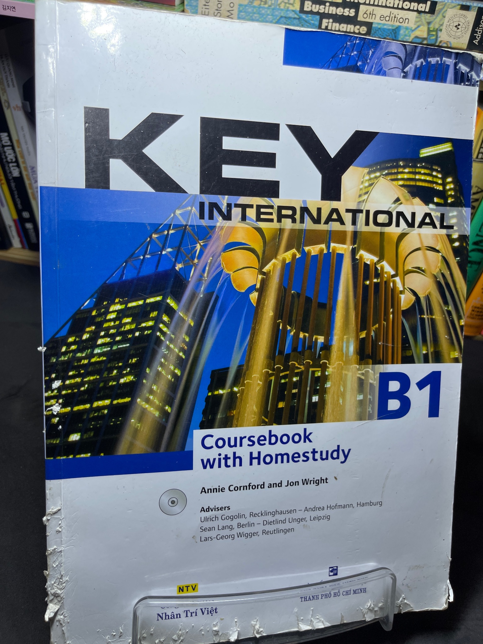 Key international B1 mới 75% bìa tróc xấu kèm DVD Annie Cornford và Jon Wright HPB2905 SÁCH HỌC NGOẠI NGỮ