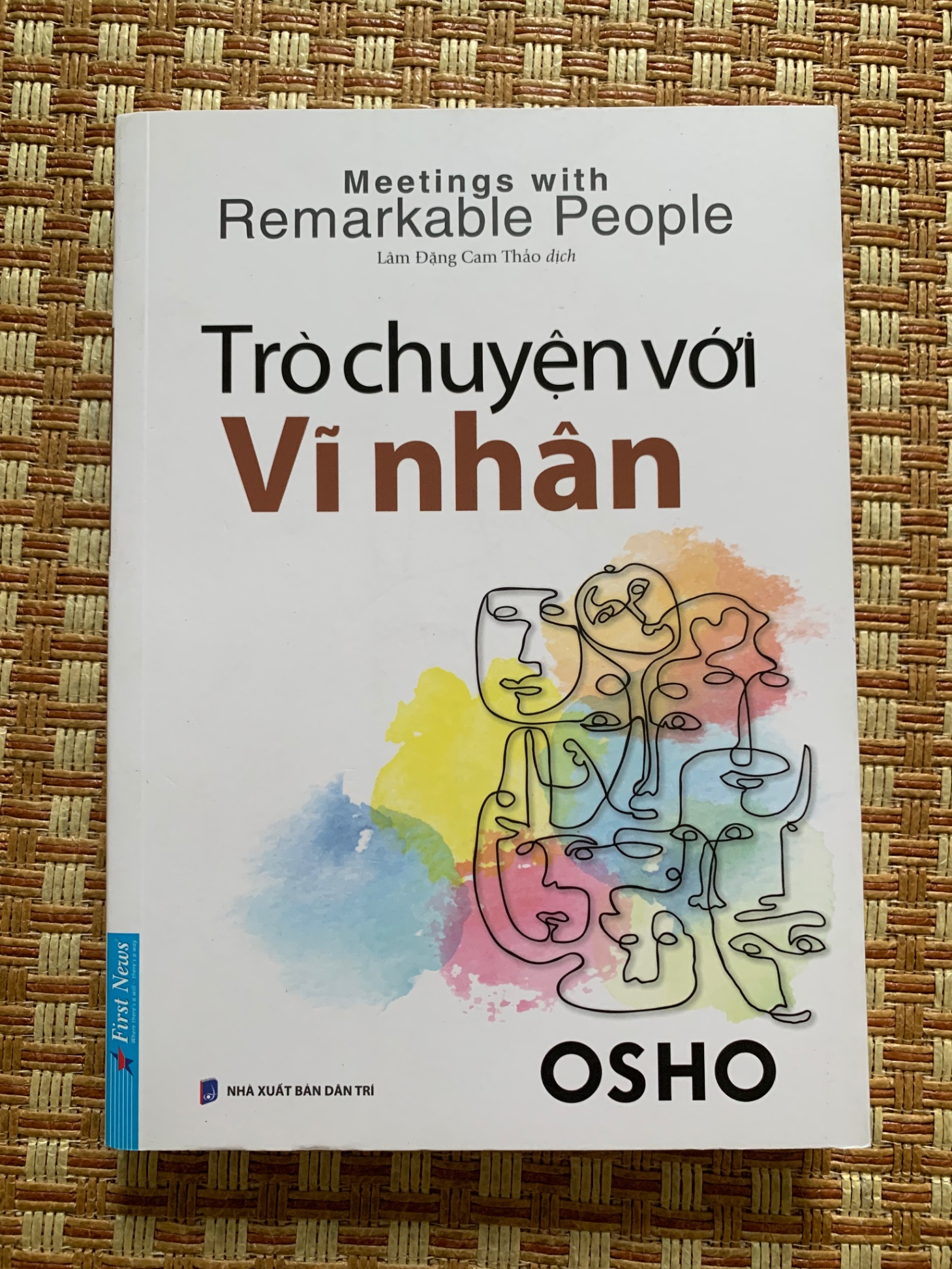 Trò chuyện với vĩ nhân -Osho ( dịch giả Lâm Đặng Cam, sách mới 95% ,năm xb2022, First news- nxb Dân Trí) STB3005, sách Kỹ Năng Sống