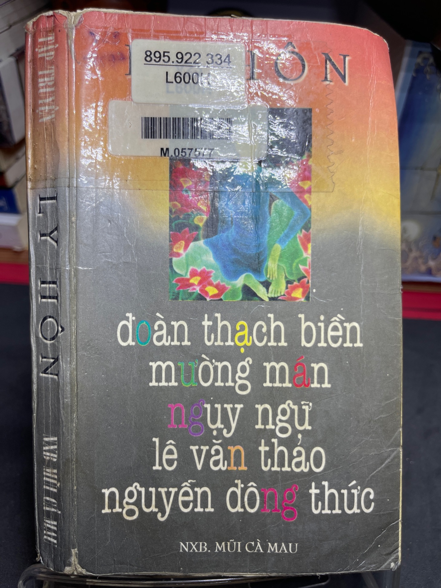 Ly hôn 1997 mới 50% ố vàng bụng xấu Nhiều tác giả HPB0906 SÁCH VĂN HỌC