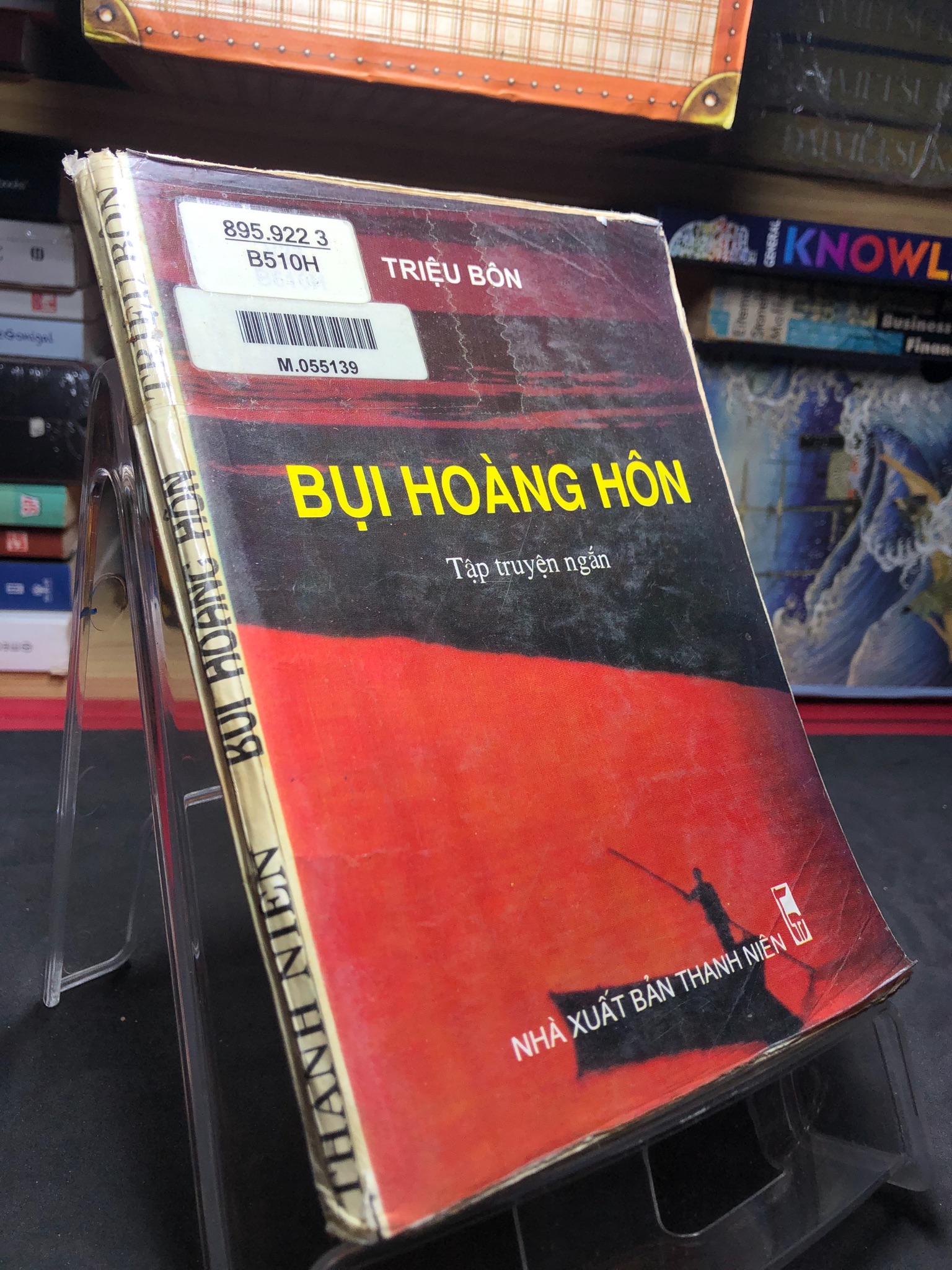 Bụi hoàng hôn 1995 mới 60% ố vàng bụng xấu Triệu Bôn HPB0906 SÁCH VĂN HỌC