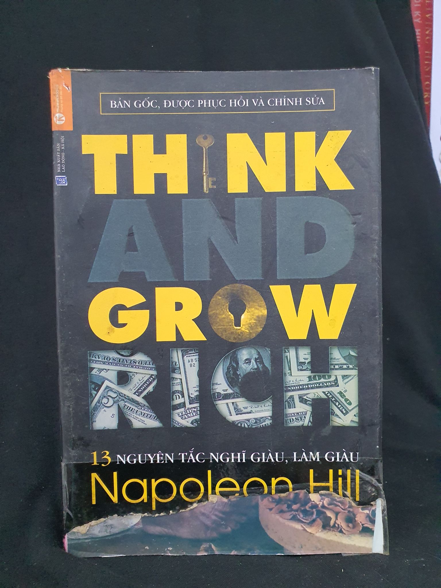 Think and grow rich mới 50% ẩm mọt vài trang đầu 2015 HSTB.HCM205 Napoleon Hill SÁCH KỸ NĂNG