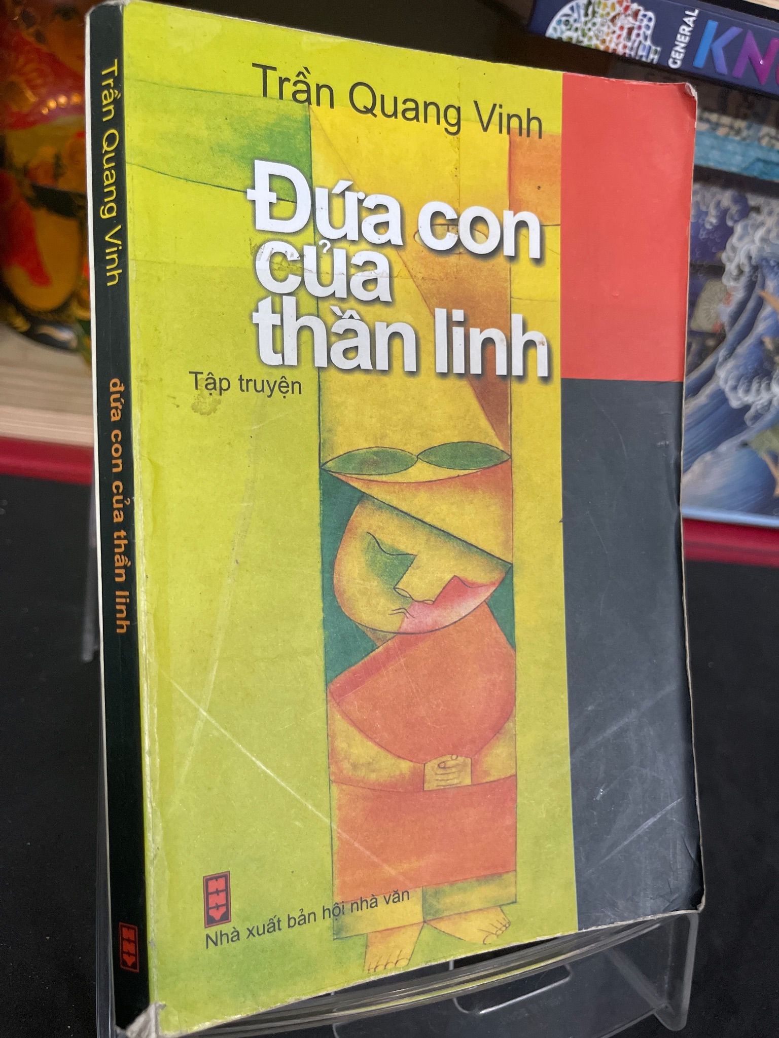 Đứa con của thần linh 2009 mới 70% ố bẩn nhẹ Trần Quang Vinh HPB0906 SÁCH VĂN HỌC