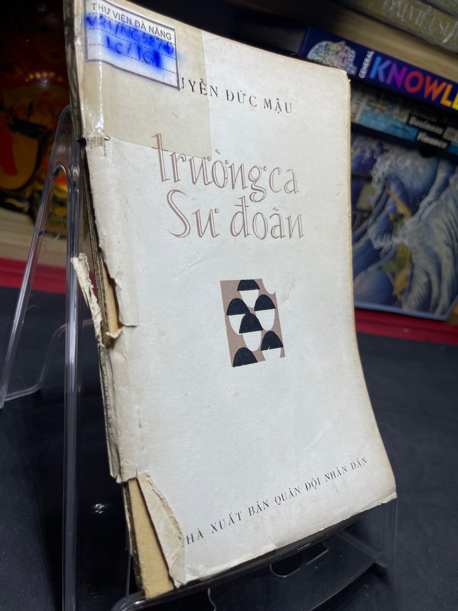 Trường ca sư đoàn 1980 ố vàng nặng rách bìa Nguyễn Đức Mậu HPB0906 SÁCH VĂN HỌC