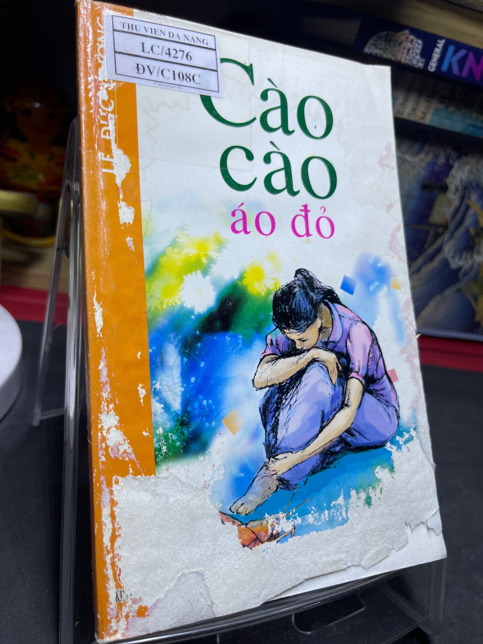 Cào cào áo đỏ 2006 mới 60% ố bẩn nhẹ rách bìa cong ẩm nhẹ Lê Đức Dương HPB0906 SÁCH VĂN HỌC