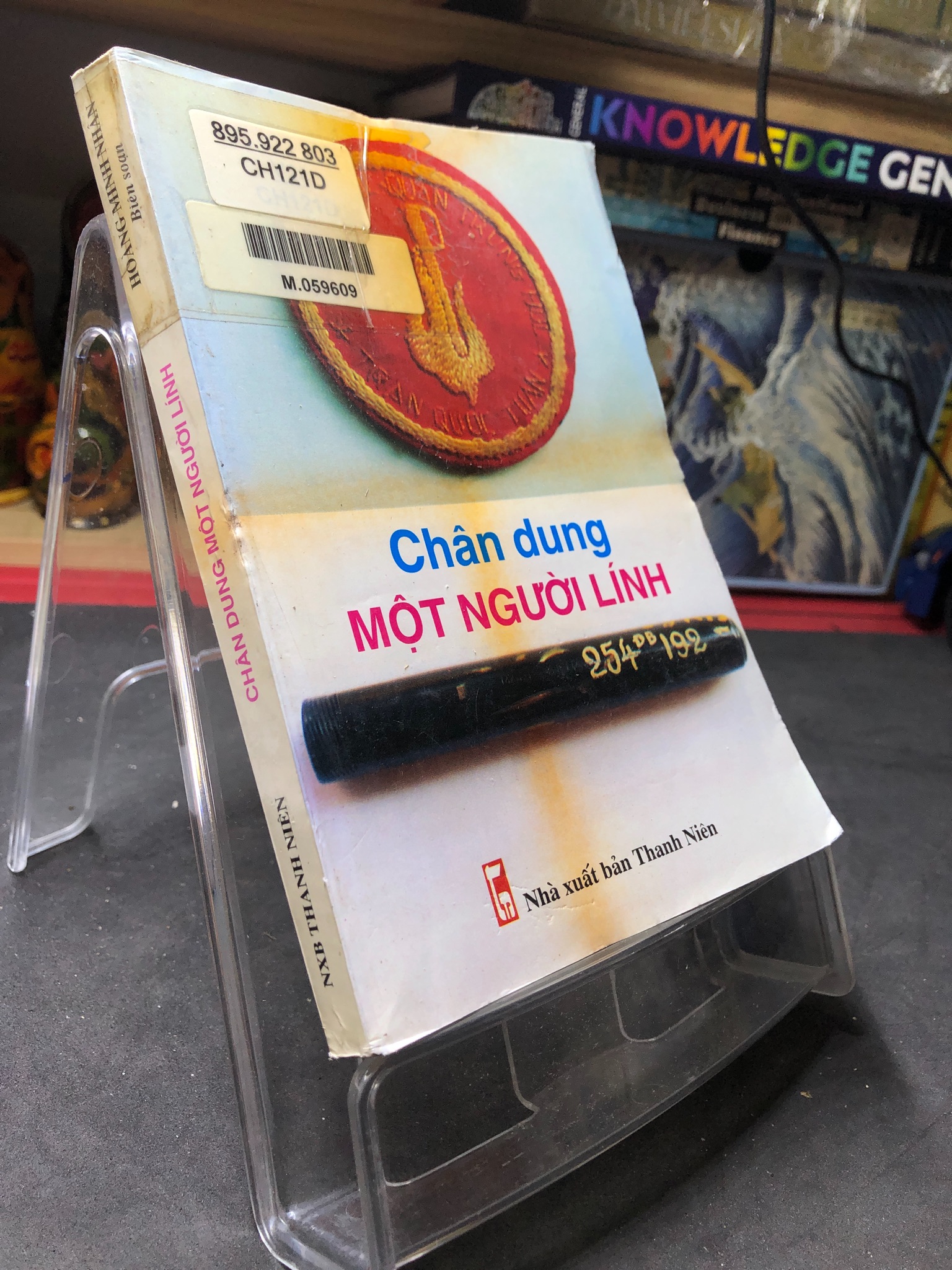 Chân dung một người lính mới 70% ố bẩn có mộc 2000 Hoàng Minh Nhân HPB0906 SÁCH LỊCH SỬ - CHÍNH TRỊ - TRIẾT HỌC