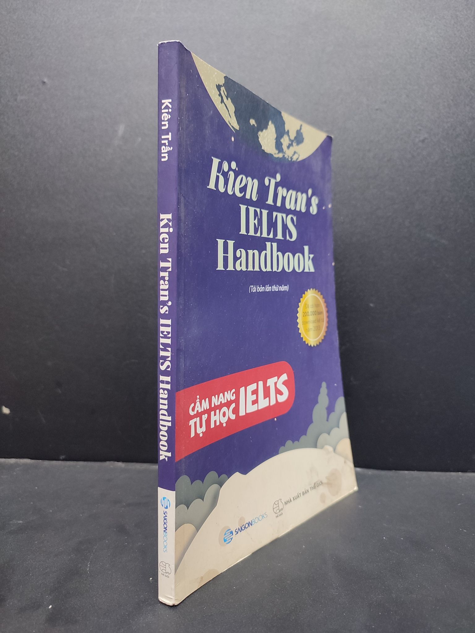 Kien Tran's IELTS Handbook mới 70% ố vàng, bẩn bìa, rách gáy 2019 HCM1406 Kiên trần SÁCH KỸ NĂNG