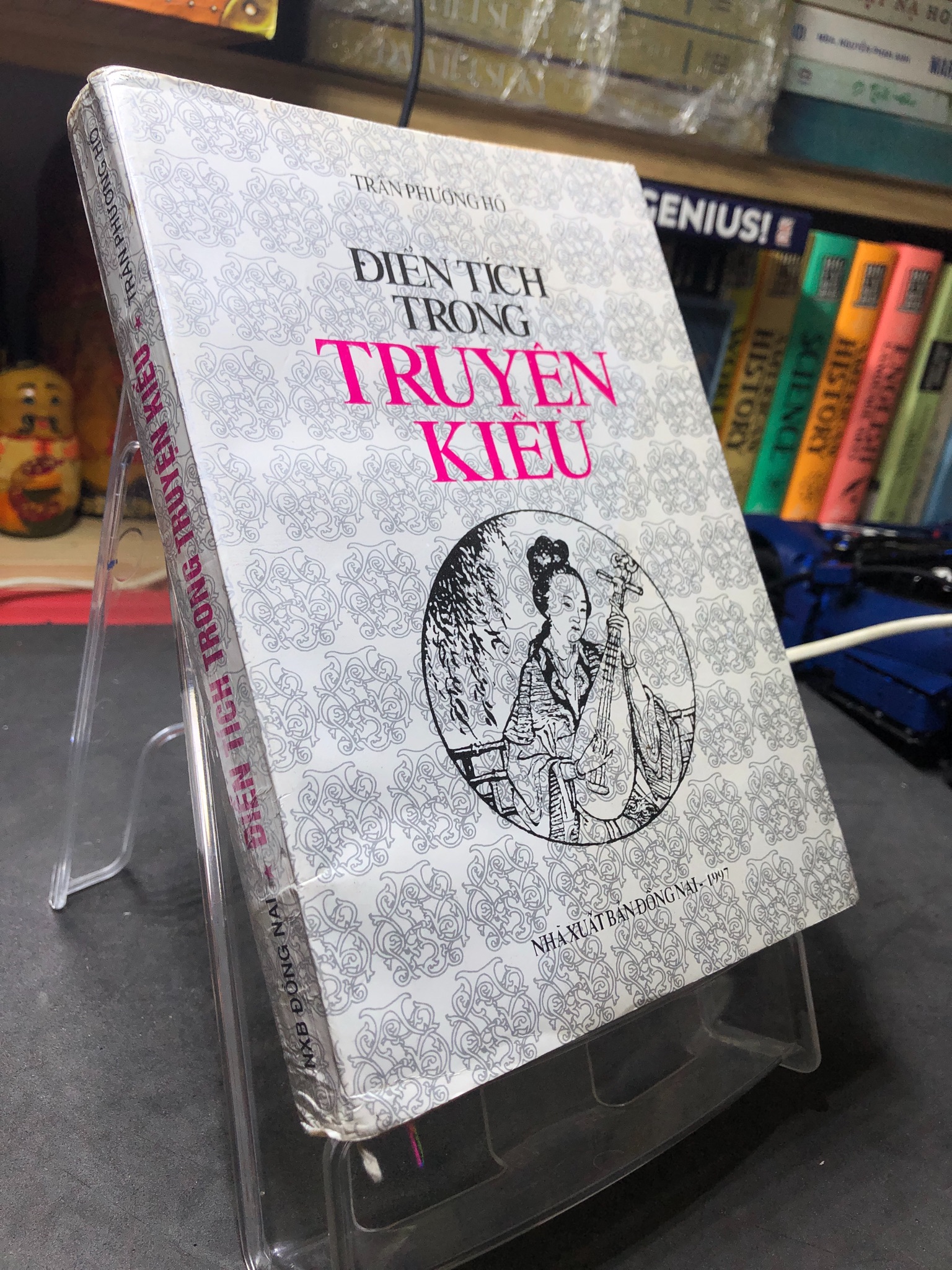 Điển tích trong truyện Kiều 1997 mới 60% ố vàng Trần Phương Hồ HPB2206 SÁCH VĂN HỌC