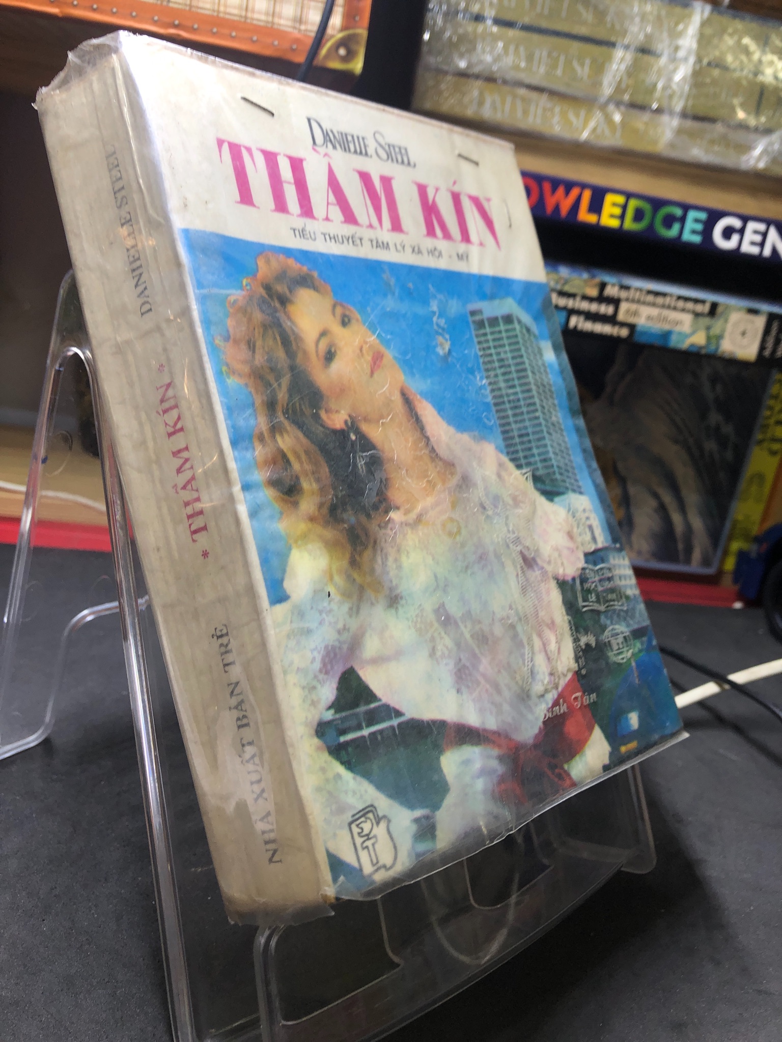 Thầm kín 1990 tiểu thuyết tâm lý xã hội mới 65% ố vàng Danielle Steel HPB2506 SÁCH VĂN HỌC