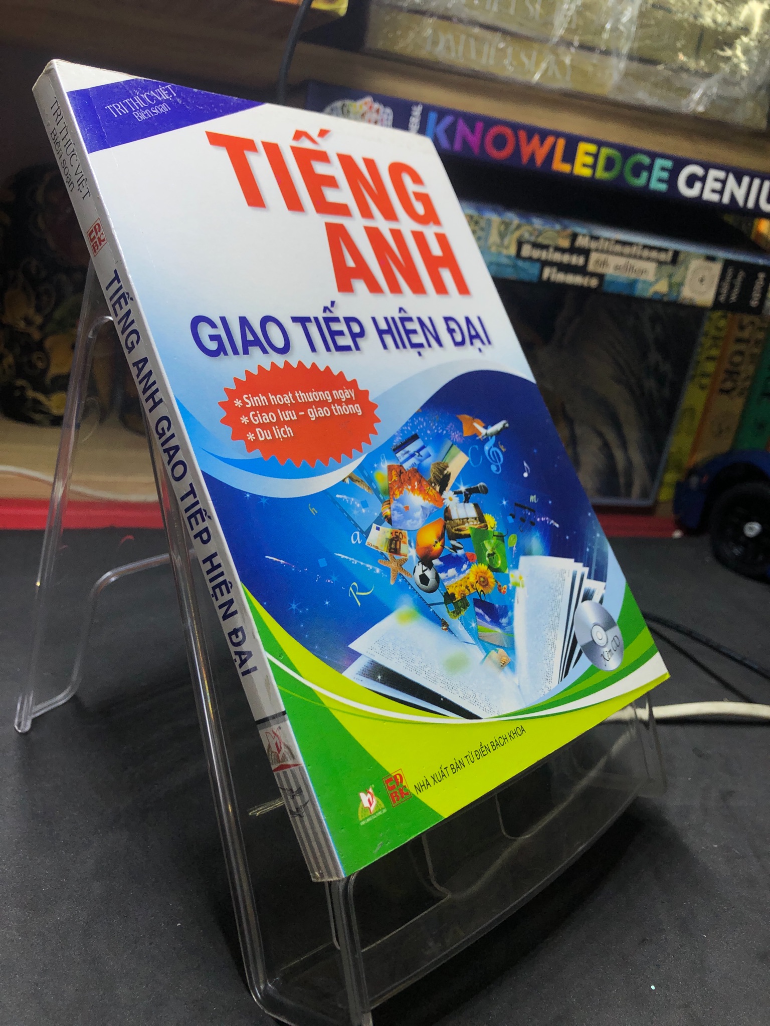 Tiếng anh giao tiếp hiện đại 2013 mới 80% ố bẩn nhẹ Tri thức Việt HPB2506 SÁCH HỌC NGOẠI NGỮ