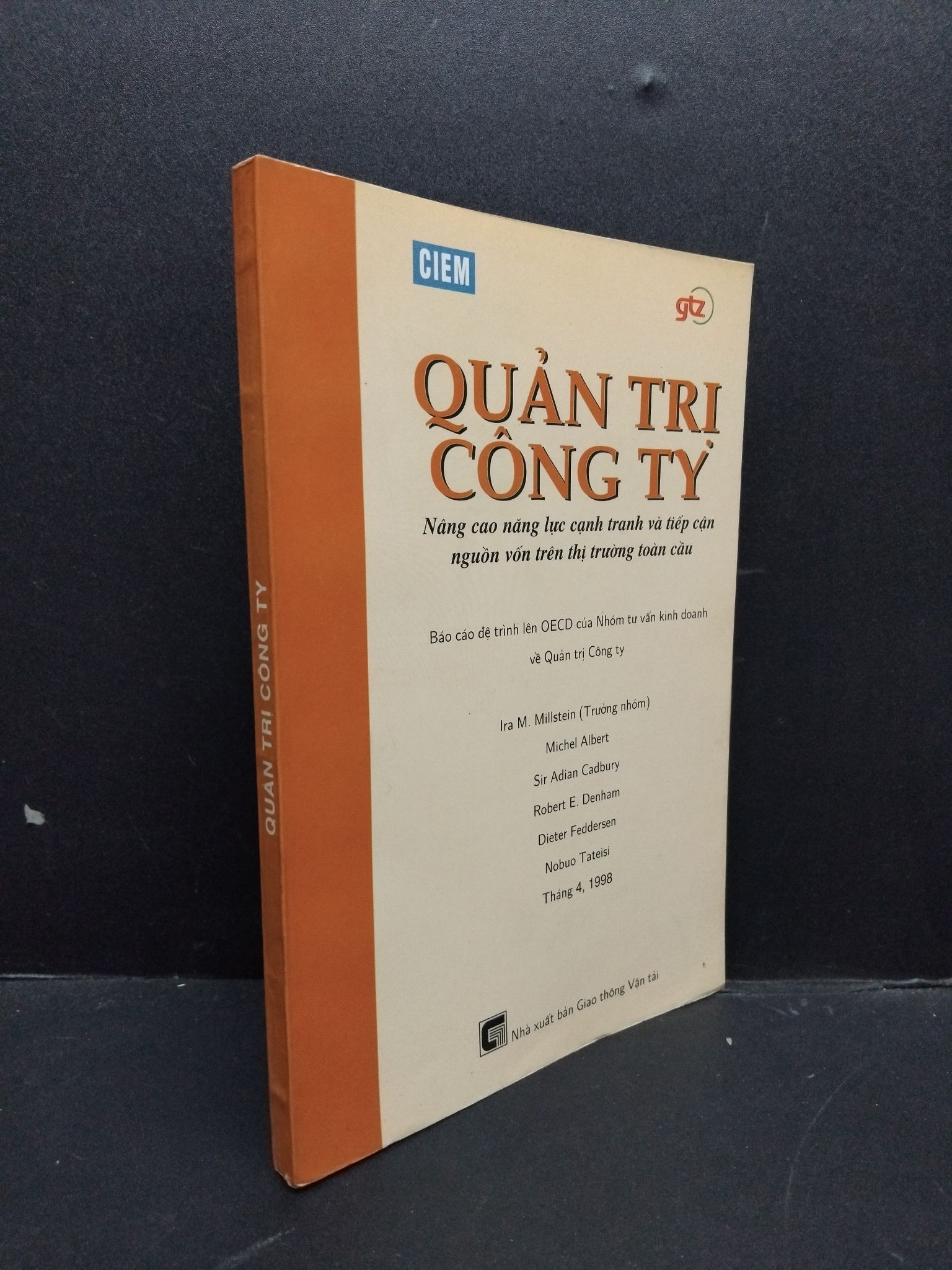 Quản trị công ty mới 80% ố bẩn nhẹ 2003 HCM1406 SÁCH QUẢN TRỊ