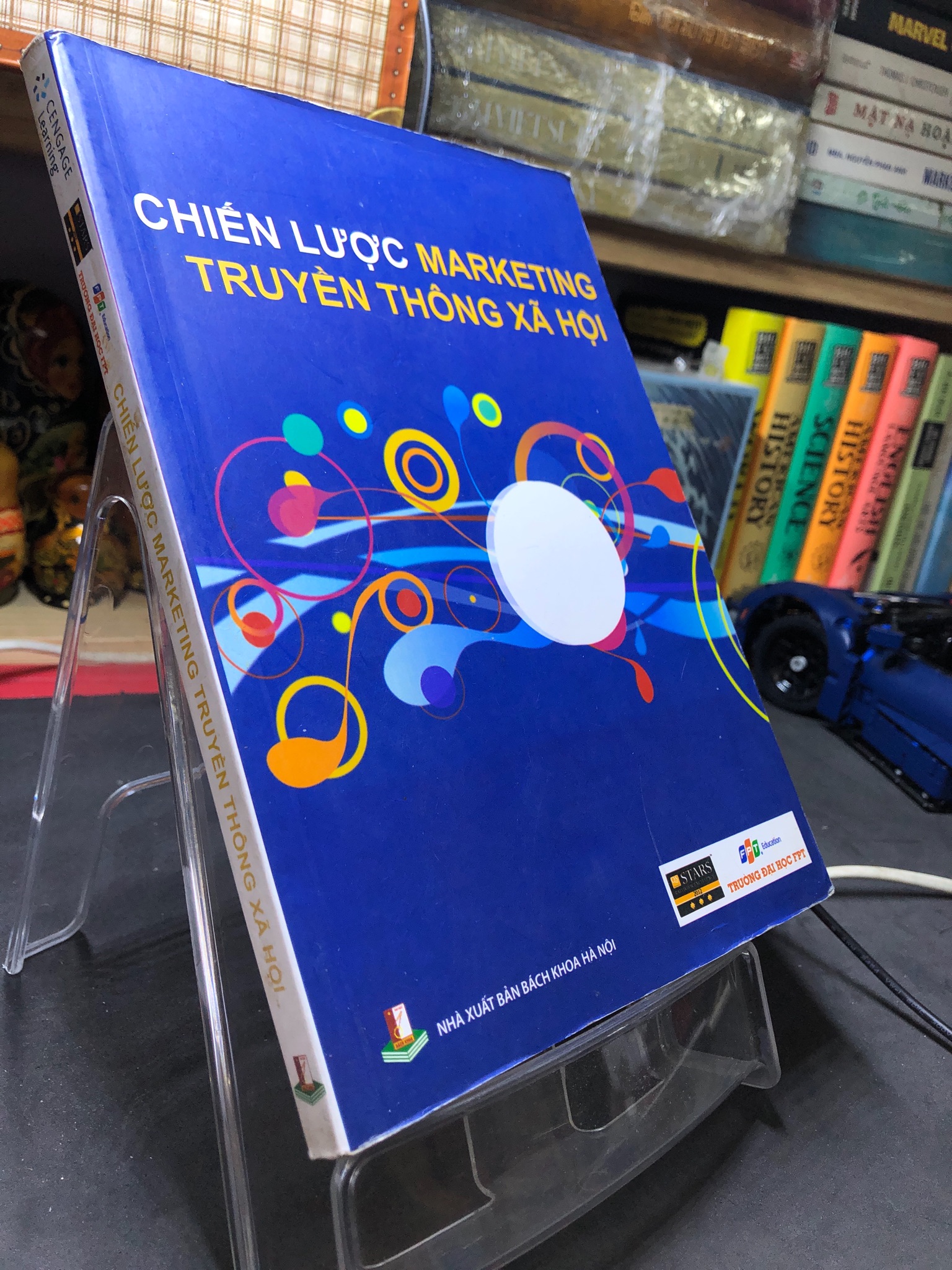 Chiến lược marketing truyền thông xã hội 2018 FPT 2018 mới 80% ố bẩn bụng sách Melissa S Barker, Donald I Barker, Nicolas F Bormann, Mary Lou Roberts, Zahay HPB2906 GIÁO TRÌNH, CHUYÊN MÔN