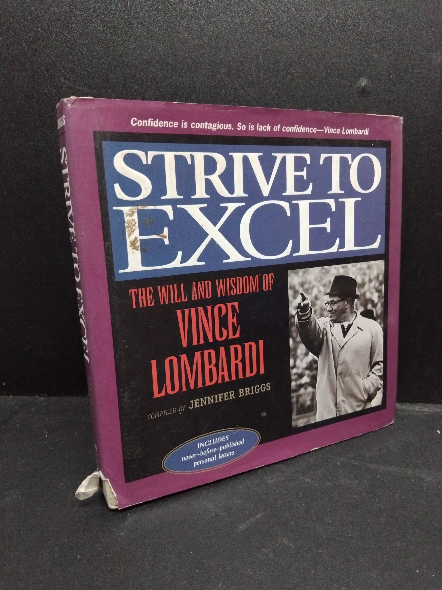 Strive to excel Vince Lombardi mới 80% bẩn bìa ố nhẹ bìa cứng HCM0806 kỹ năng