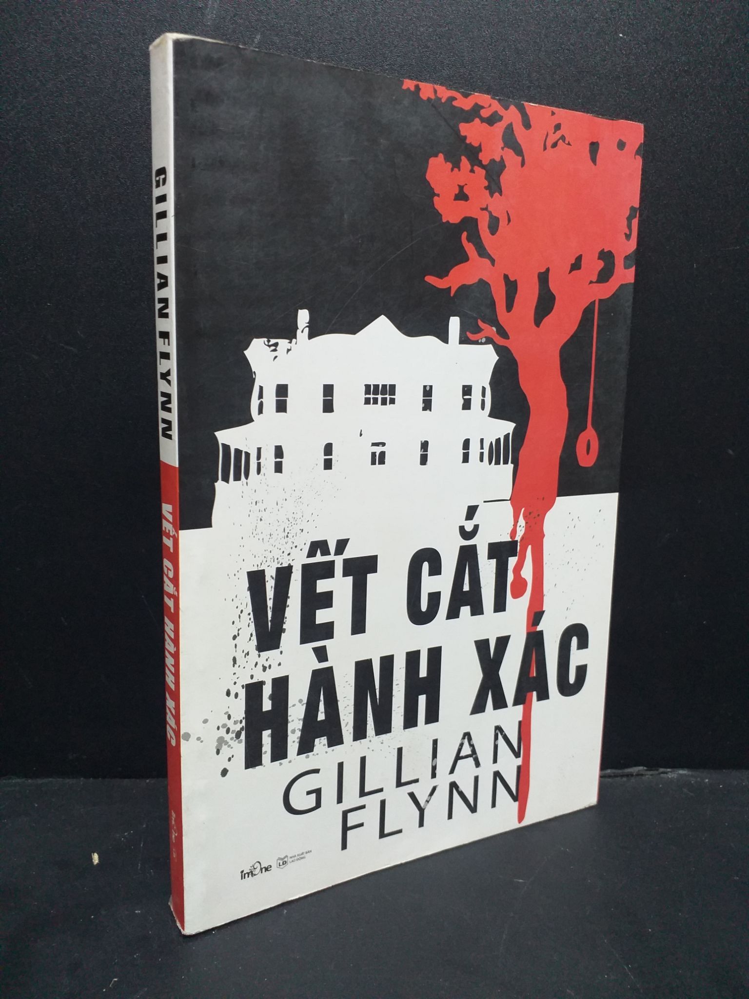 Vết cắt hành xác mới 80% ố nhẹ 2014 HCM0107 Gillian Flynn VĂN HỌC